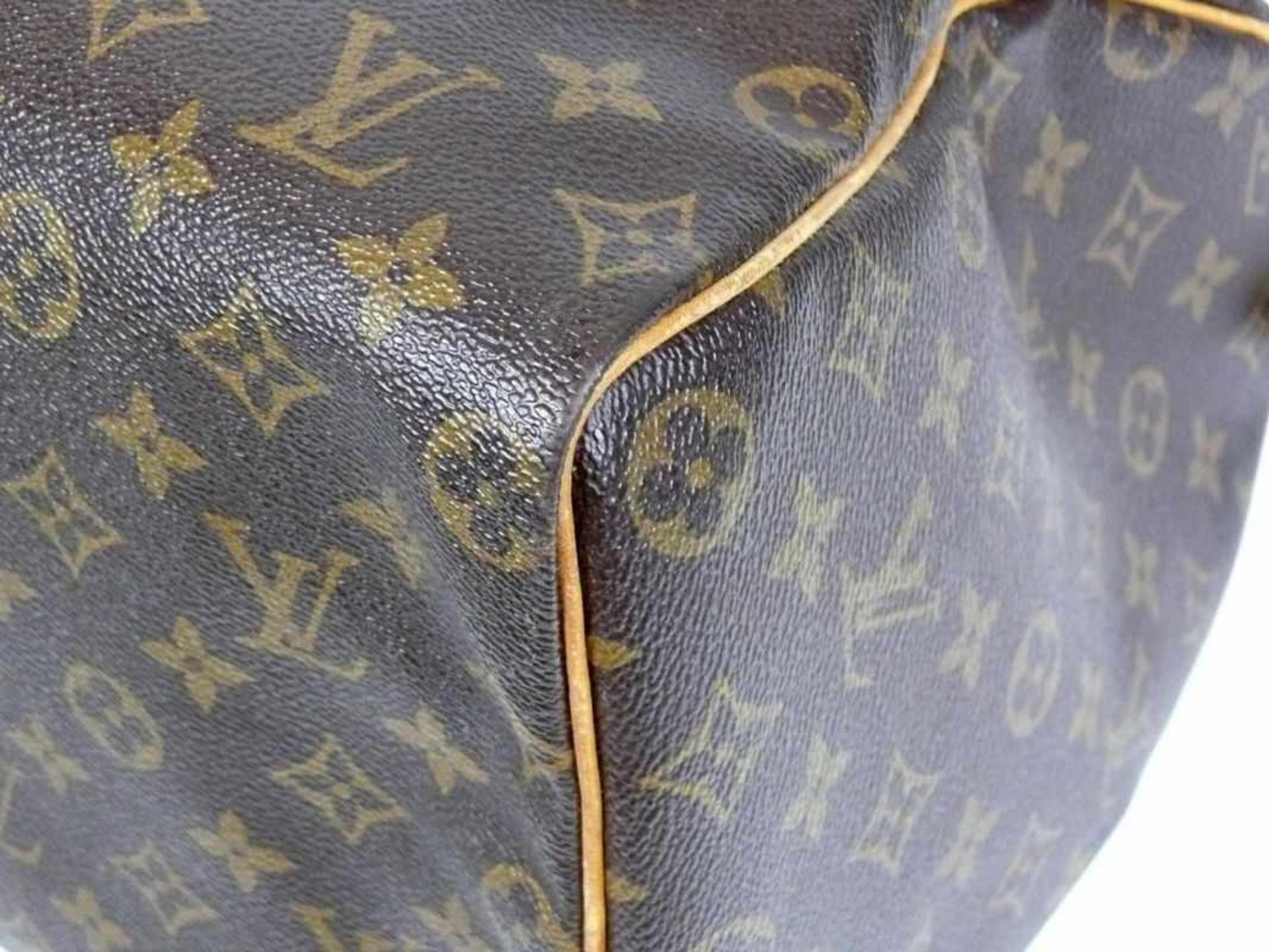 Louis Vuitton-Tasche "Speedy 40"; Monogramm Canvas; schöner und gepflegter Zustand; das Leder hat - Bild 10 aus 18
