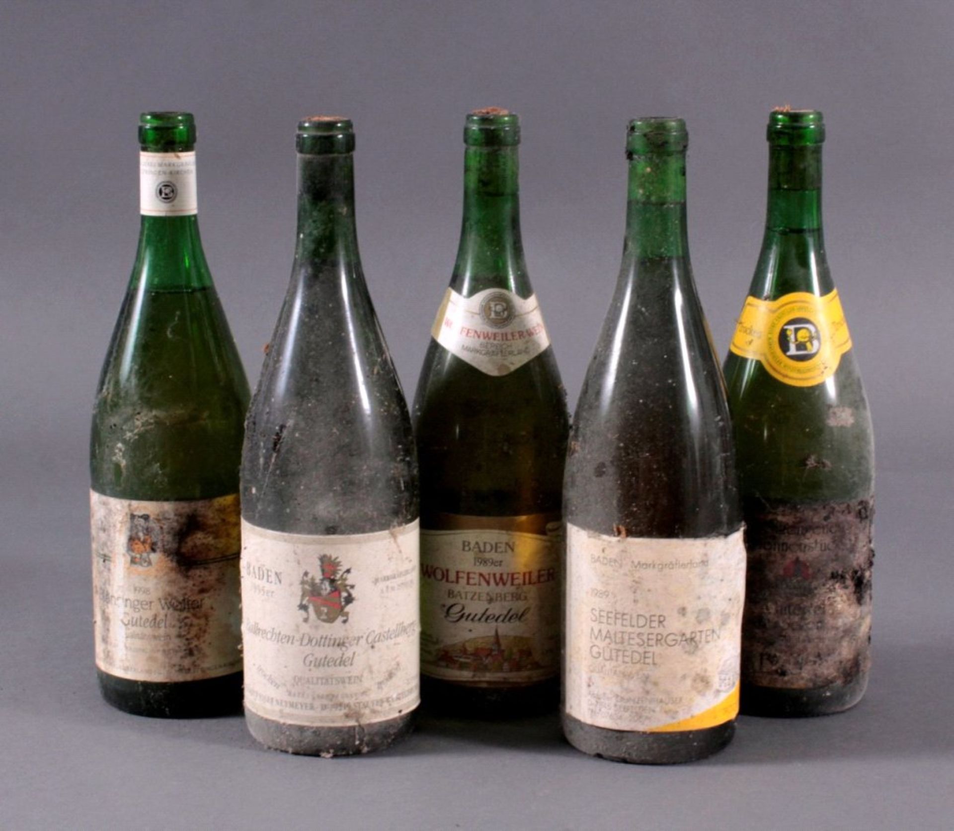 5 Flaschen Badener Weiweine, 1989, 95 und 1998Trockene QualitätsweineCan not be send to the US and