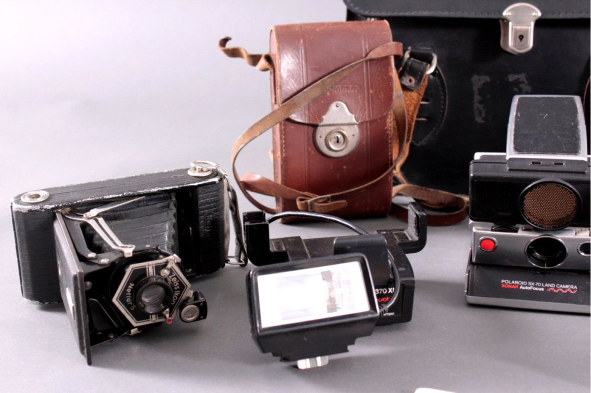 Konvolut Kameras1x Polaroid SX-70 Land Camera Sonar AutoFocus.1x Kodak Retina Ia.1x Zeiss Ikon - Bild 2 aus 3