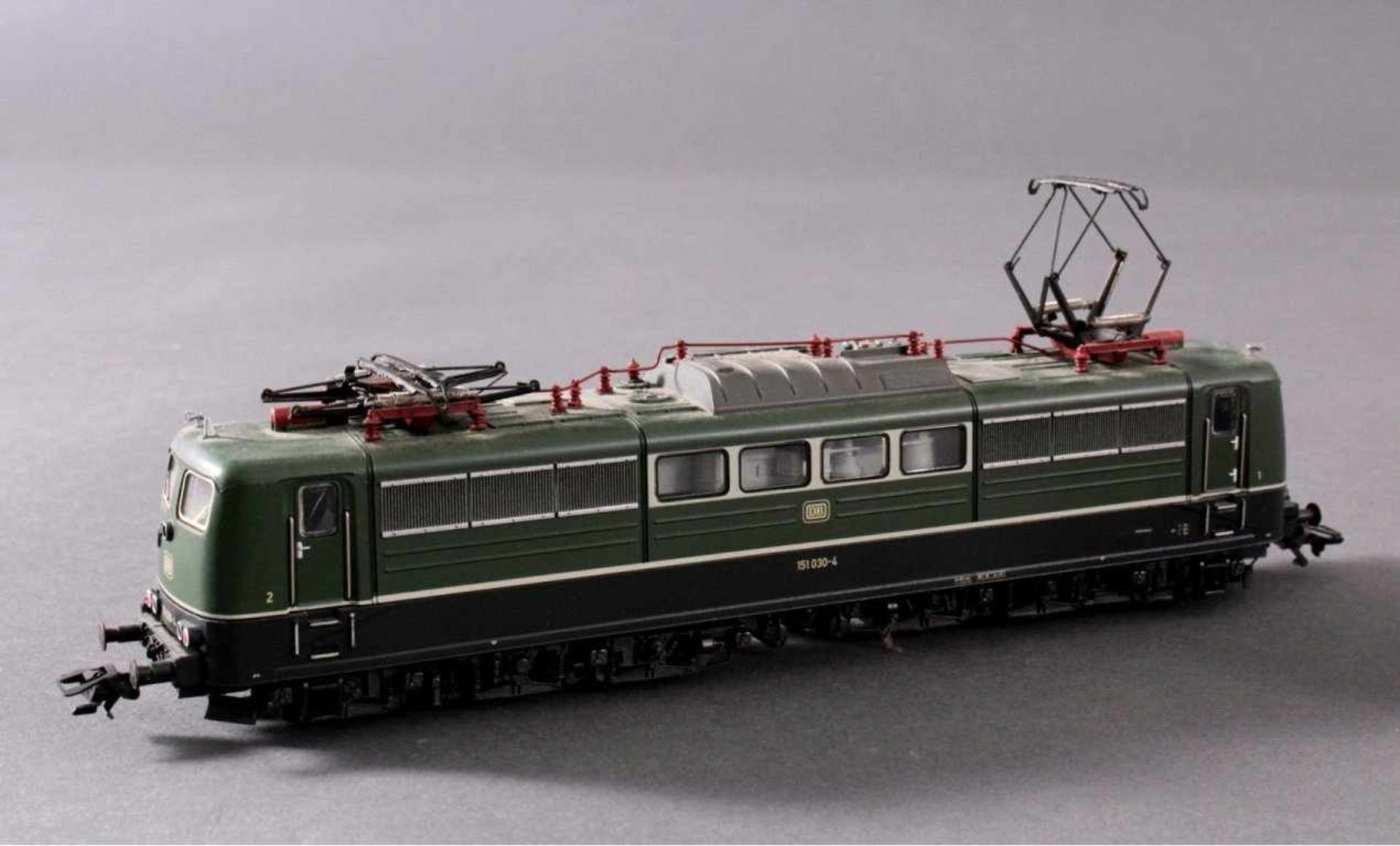 Märklin H0 37431 E-Lok BR 151 030-4 der DB grün mit5 Güterwaggons - Image 2 of 3