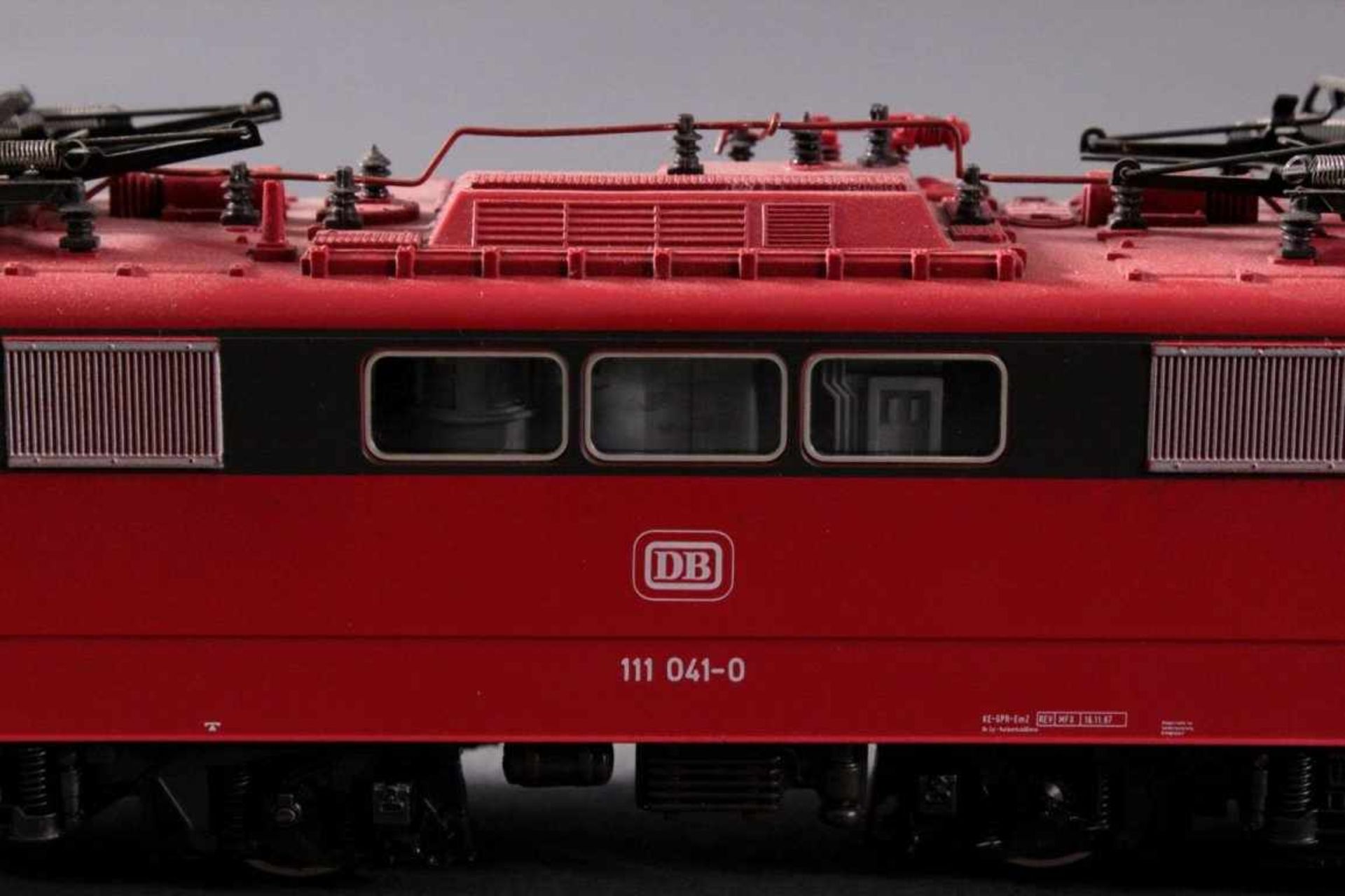 Märklin H0 3660 E-Lok Baureihe 111 041-0 DB in rot mit5 Güterwaggons - Bild 3 aus 3