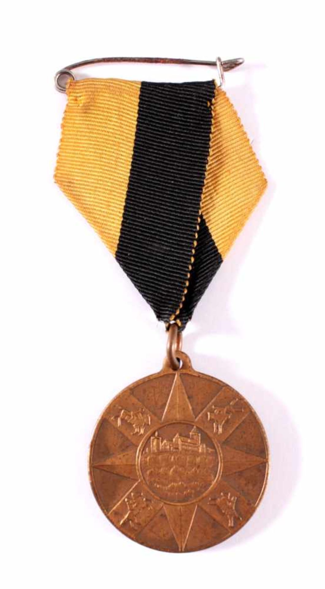 Medaille Stern Staffetten Ritt, Eisenach 1931VS: ohne Text, Motive: Wartburg und 4 Reiter im