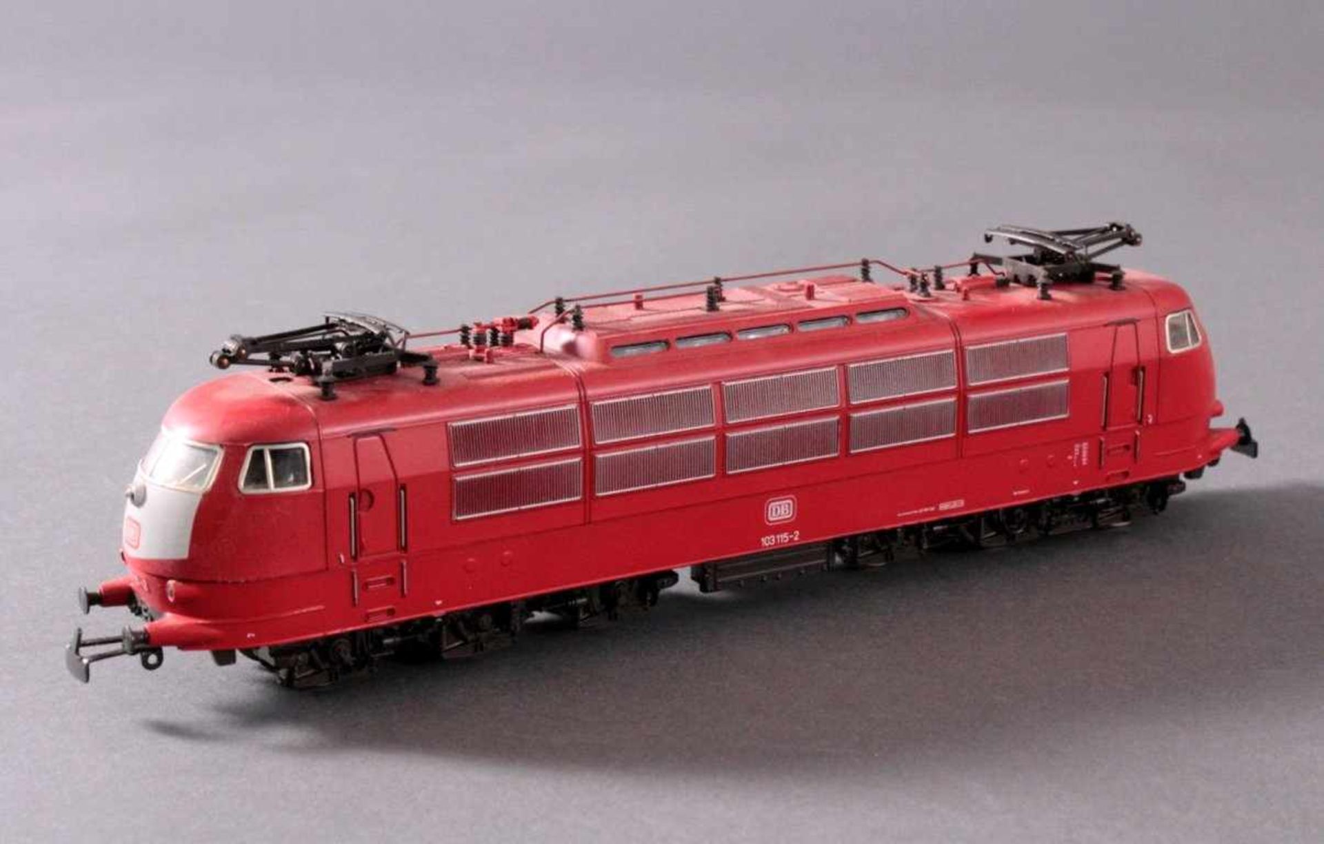 Märklin H0 3357 E-Lok Baureihe 103 115-2 DB in rot mit4 Personenwaggons - Bild 2 aus 2