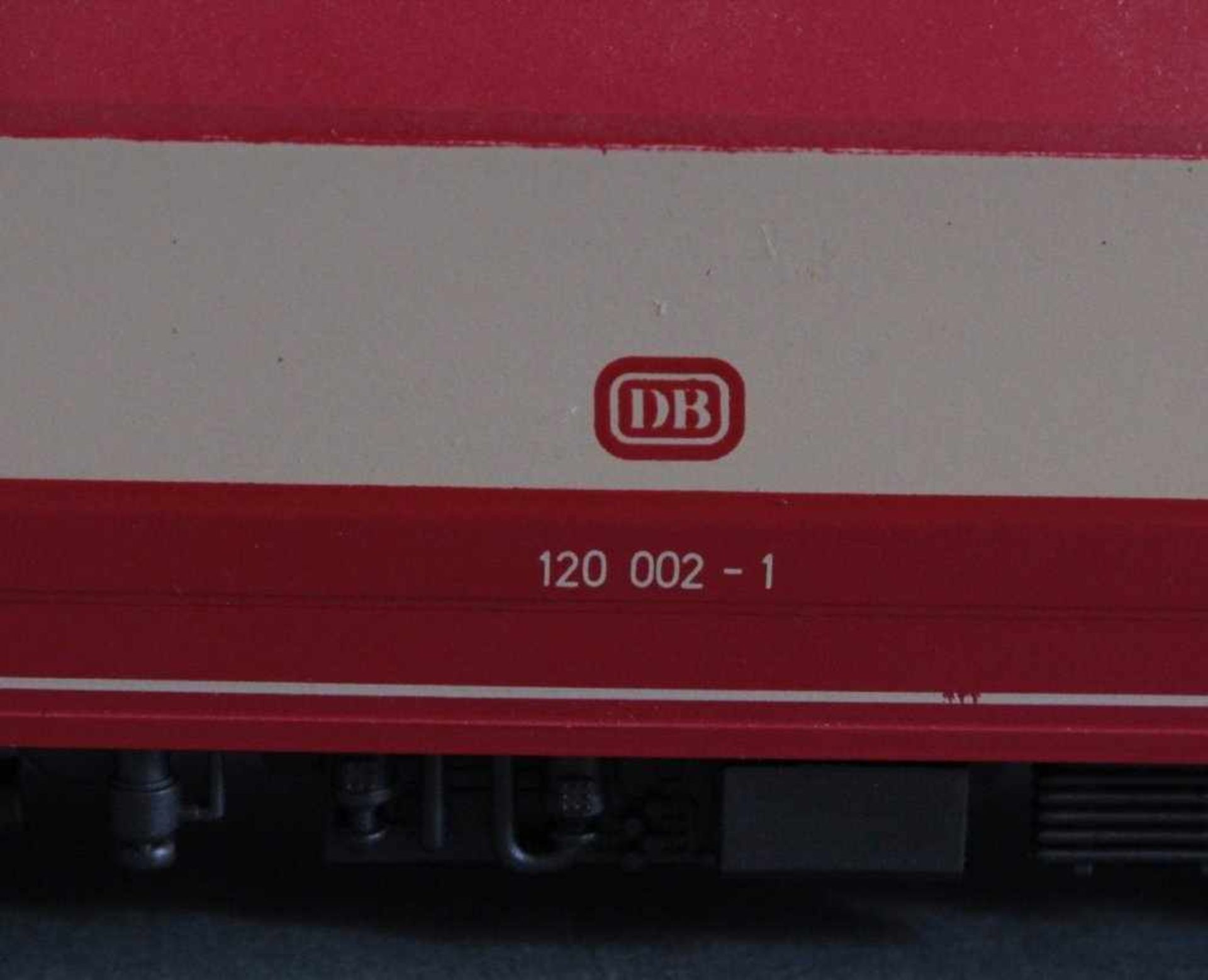 Märklin H0 3653 Dampf-Lok BR 120 002-1 DB mit1 Speisewagen und 1 Personenwagen der SSB - Bild 3 aus 3