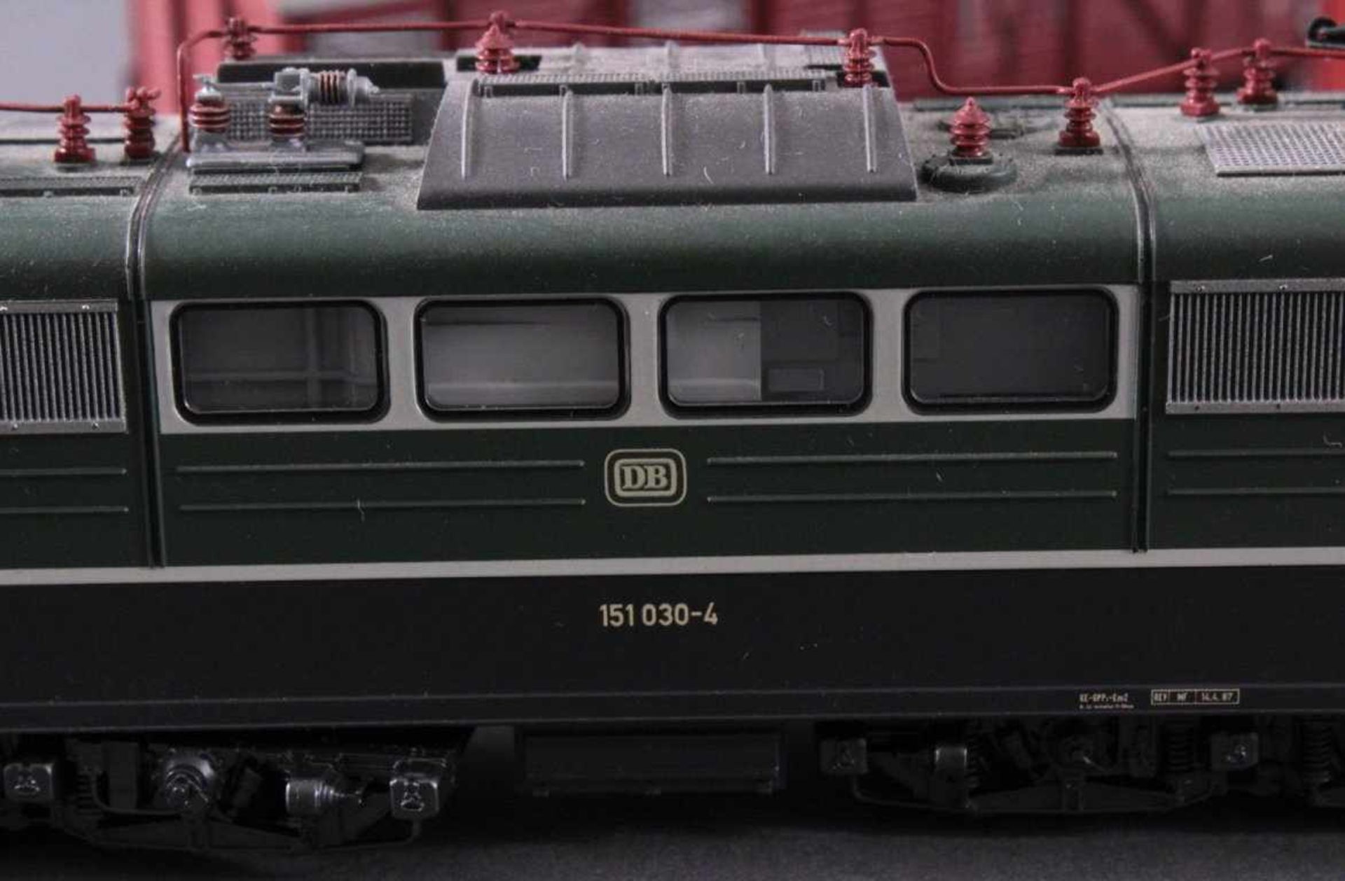 Märklin H0 37431 E-Lok BR 151 030-4 der DB grün mit5 Güterwaggons - Image 3 of 3