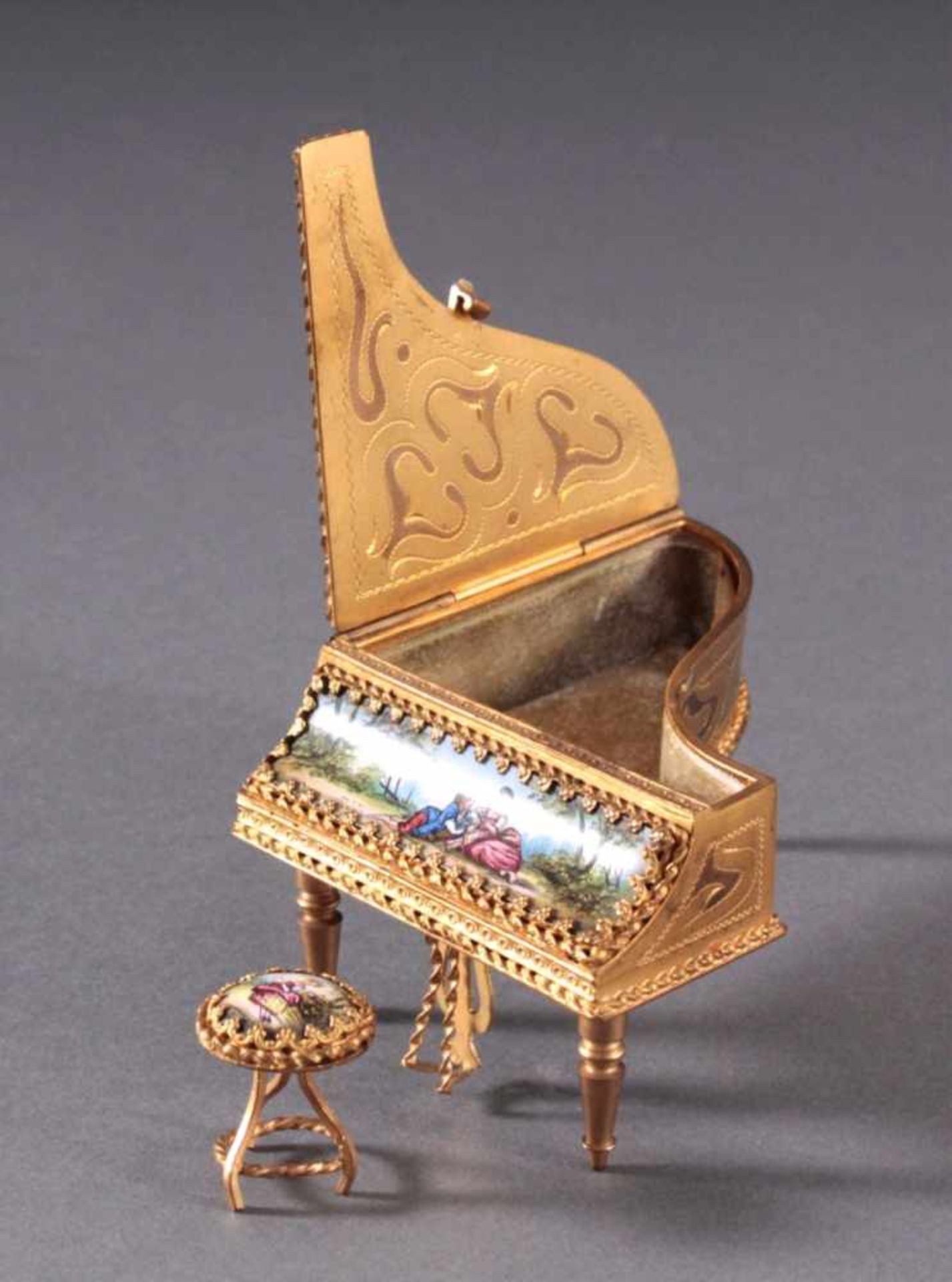 Emaillemalerei, Miniatur Flügel mit Höckerchenvergoldeter reich ornamentierter Messing - Bild 4 aus 10