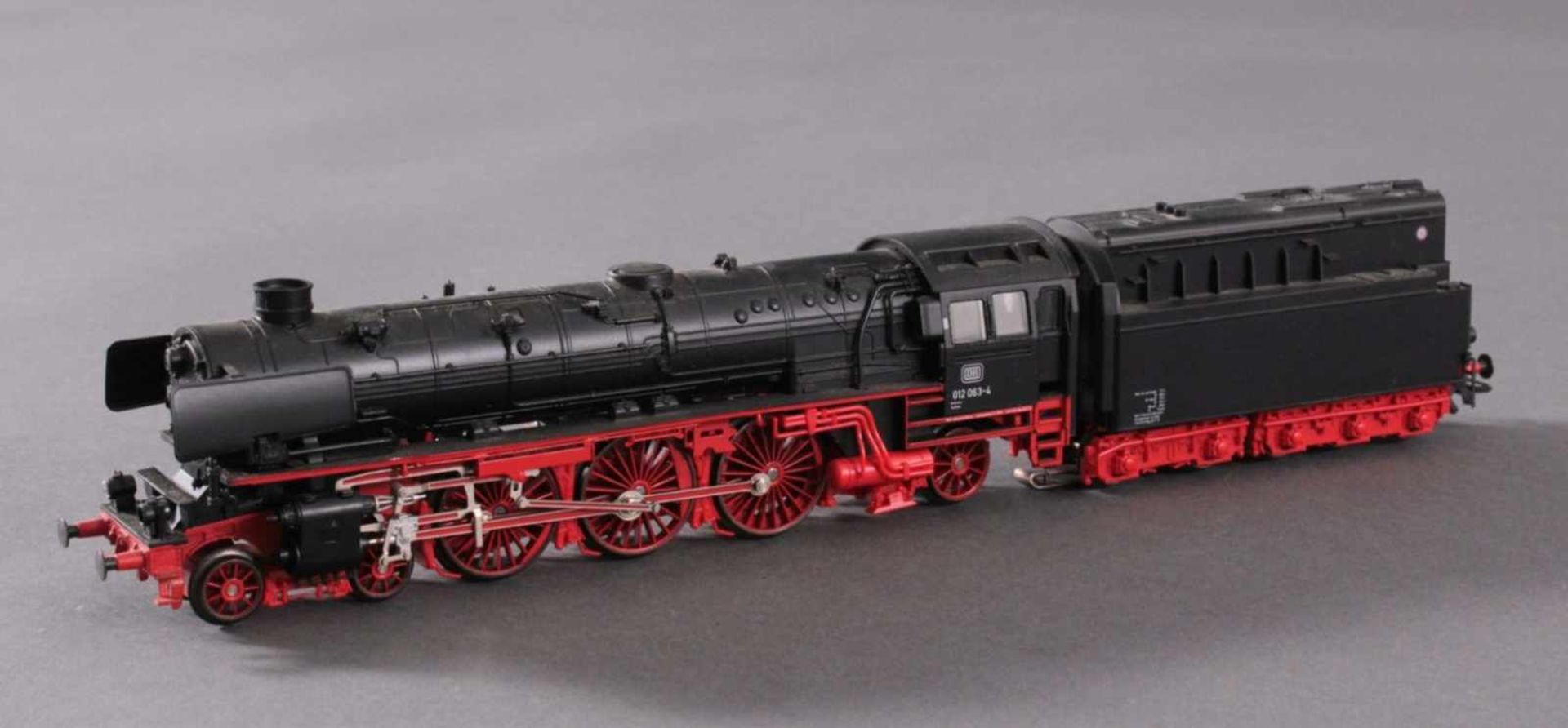 Märklin H0 3710 E-Lok BR 012 063-4 DB in schwarz - Bild 2 aus 3