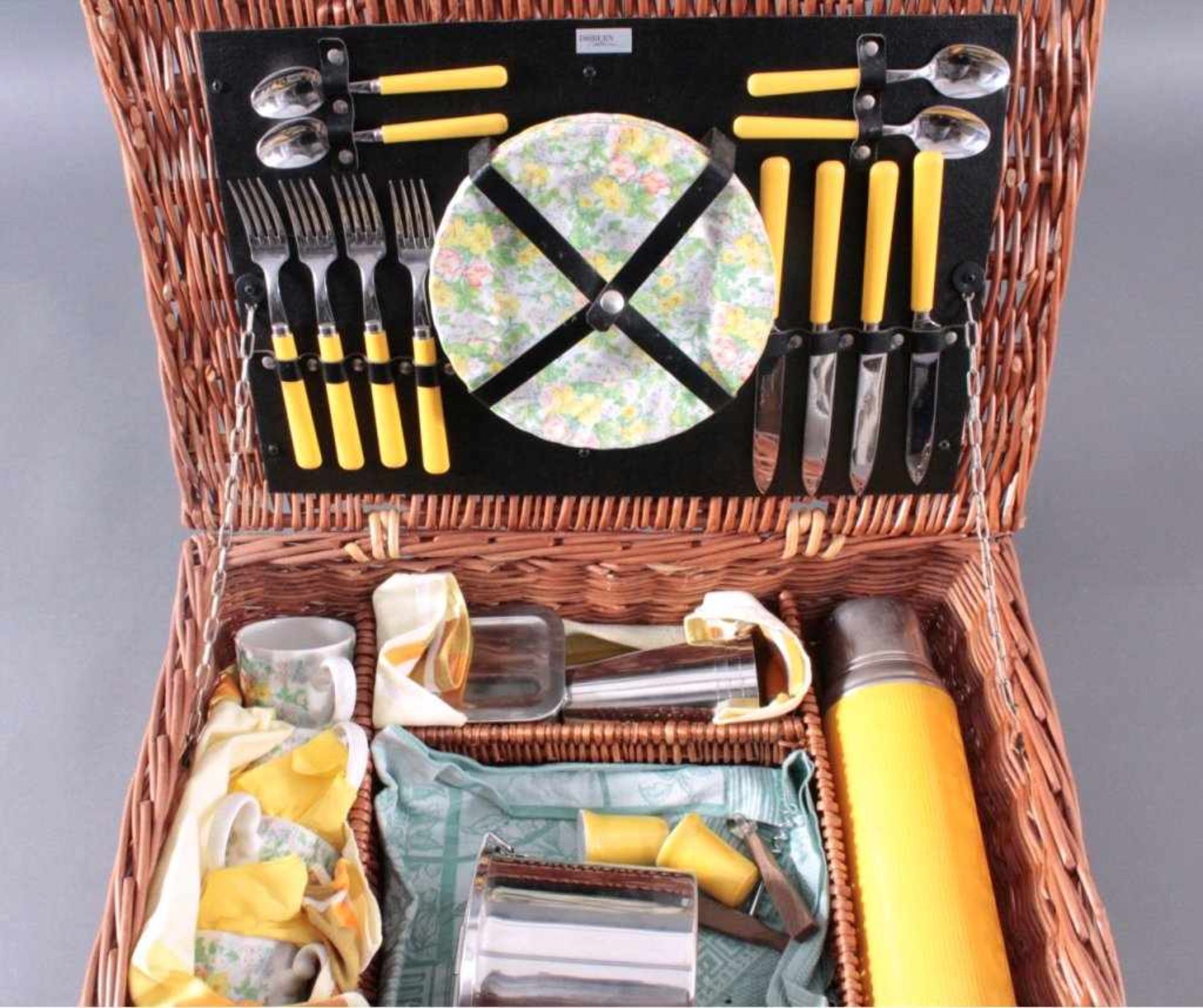 Picknickkorb für 4 PersonenWeidekorb, Dibbern Collektion, England, unbenutzter Zustand,31-teilig, - Bild 2 aus 6