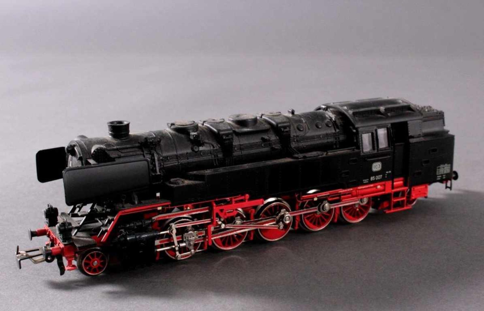 Märklin H0 3709 Dampf-Lok BR 85 007 DB in schwarz mit4 Güterwaggons - Bild 2 aus 3