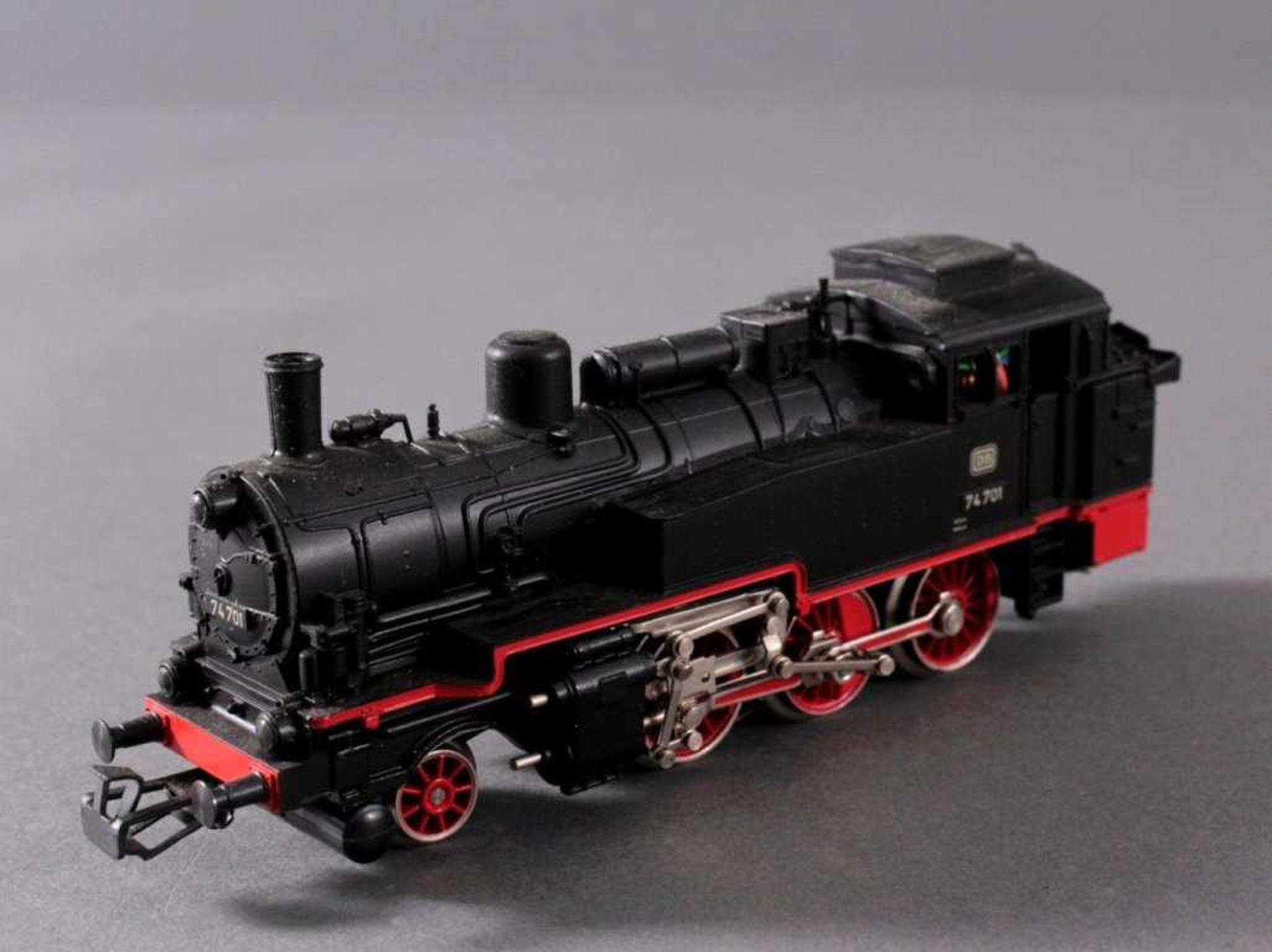 Märklin H0 3095 Dampf-Lok Baureihe 74 701 DB in schwarz mit4 Personenwaggons - Bild 2 aus 3