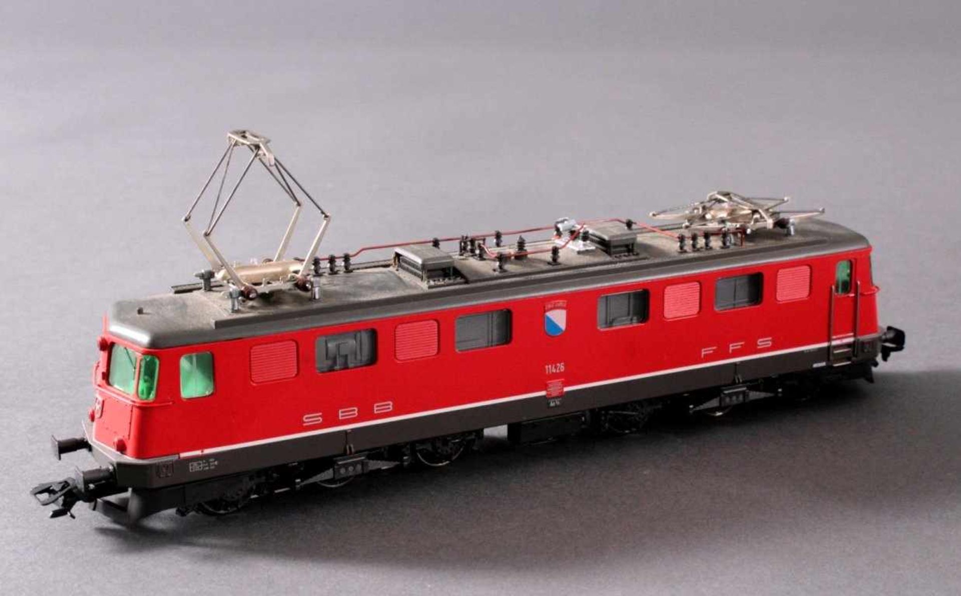 Märklin H0 E-Lok Baureihe 114 26 in rot, Schweizer Bahn mit4 Personenwaggons - Bild 2 aus 3