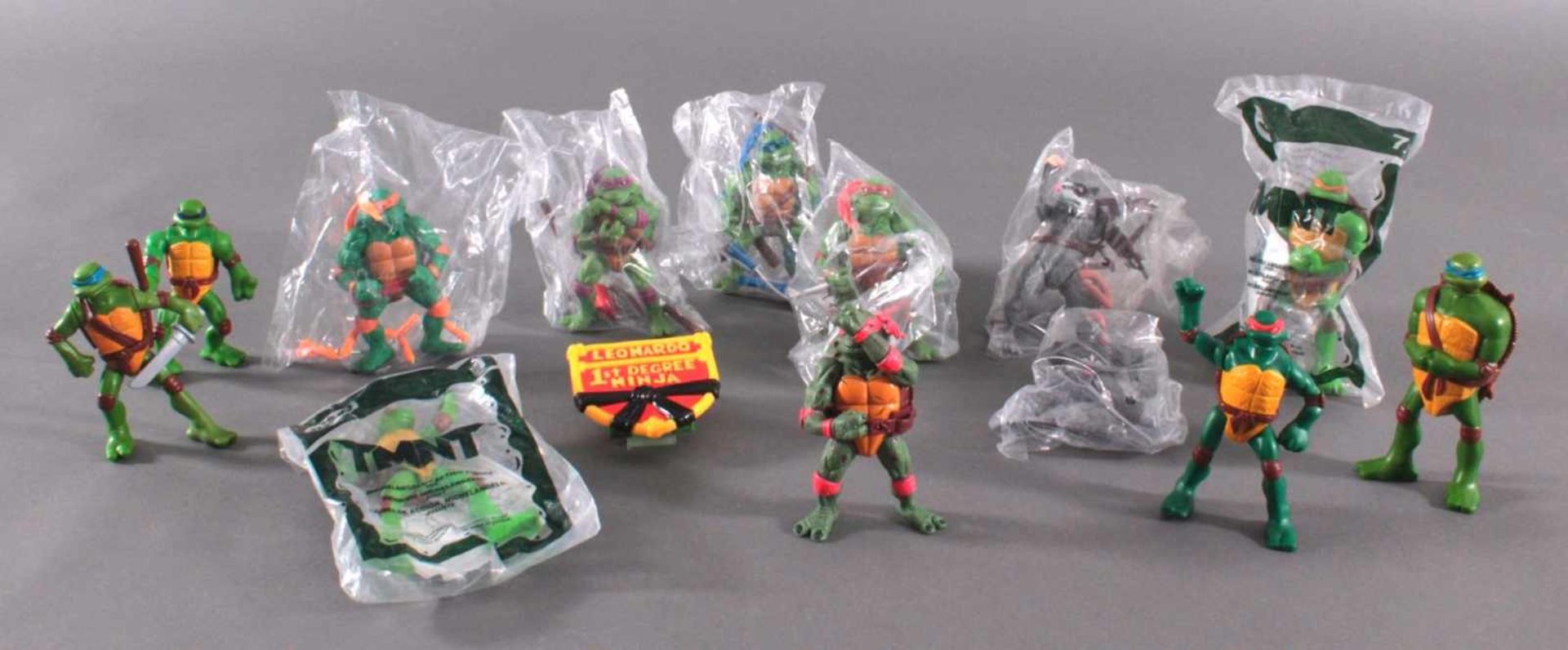 Konvolut Teenage Mutant Ninja Turtles 14 Stückverschiedene Hersteller u.a. Playmates, McDonald's ..