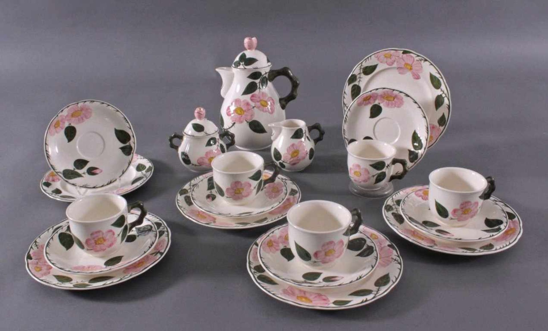 Villeroy & Boch Restkaffeeservice, "Wilde Rose"Keramik, Handmalerei, Service mit Reliefdekor,