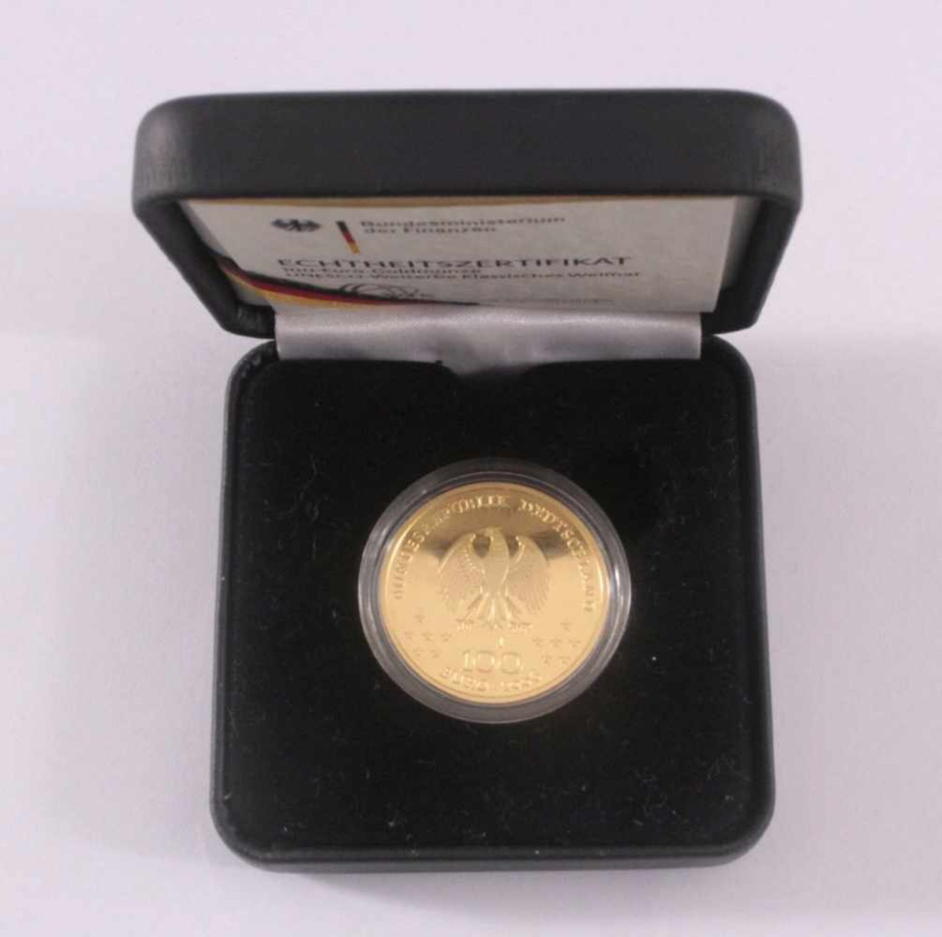 100 Euro Goldmünze 2006, Klassisches Weimar15,55 Gramm, 999er Gold, im Originaletui mit Zertifikat - Image 3 of 4