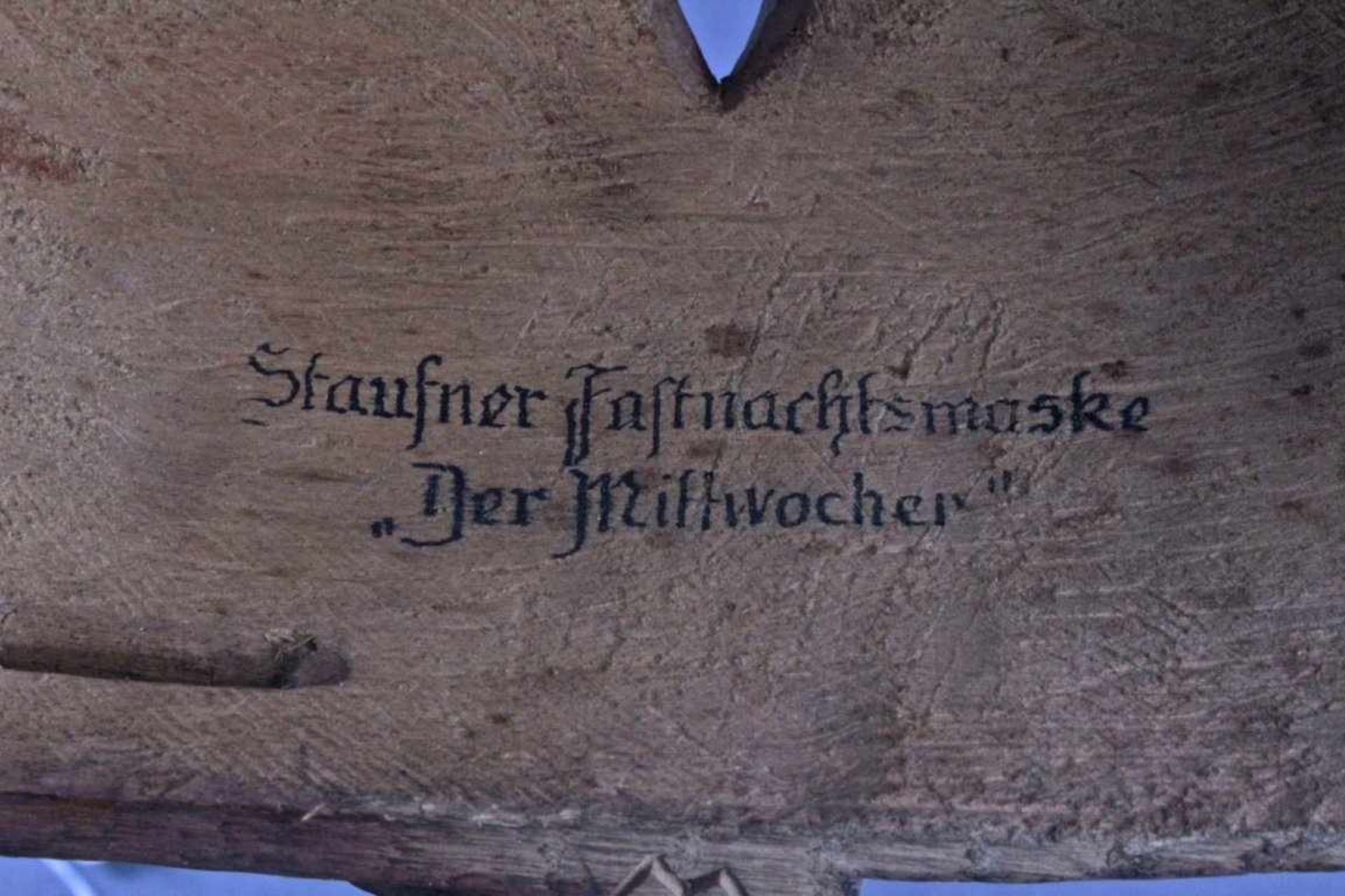 Staufner Fasnachtsmaske, "Der Mittwocher"Holz bemalt, ca. 27 x 22 cm - Bild 3 aus 4