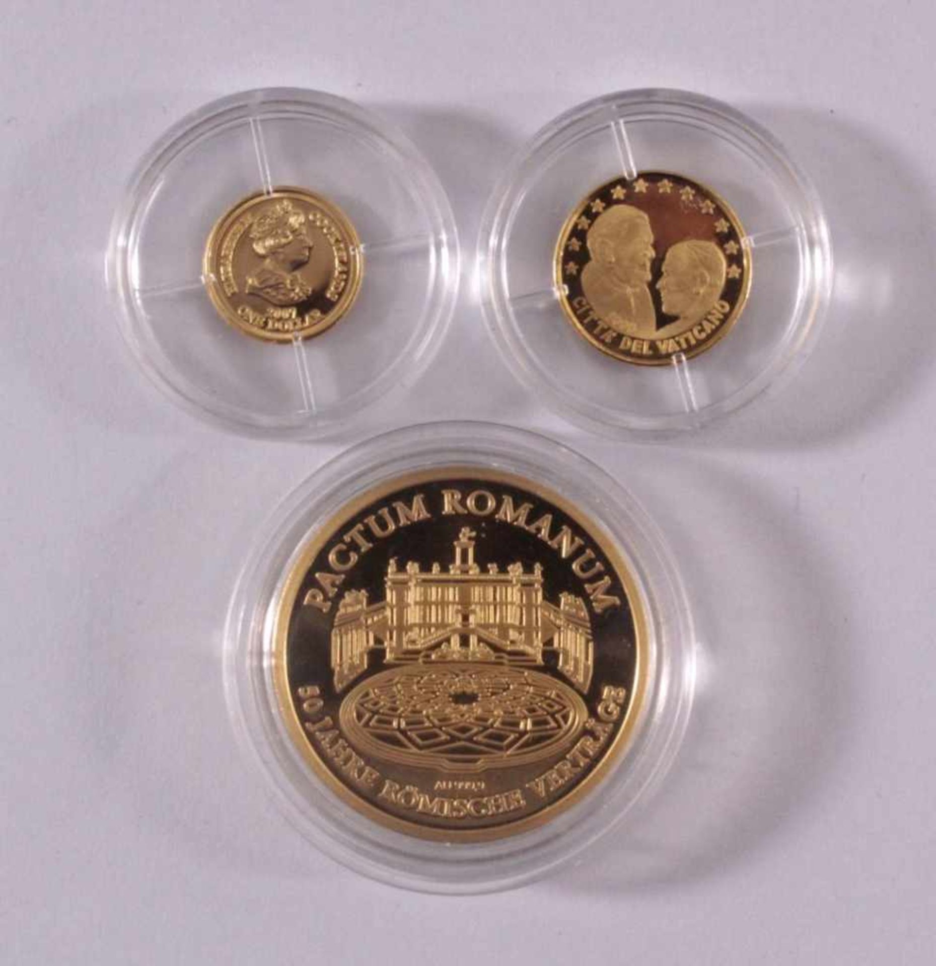 3 Goldmedaillen1x Medaille Pactum Romanum, RS: Deutschland, Gewicht ca. 6,4Gramm, 999er Gold.1x