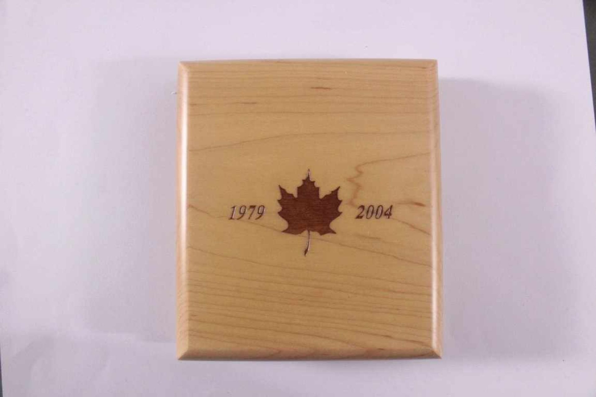 1 oz Maple Leaf Goldmünze50 kanadische Dollar, koloriert und mit einem Diamantenbesetzt. Inklusive - Image 4 of 4