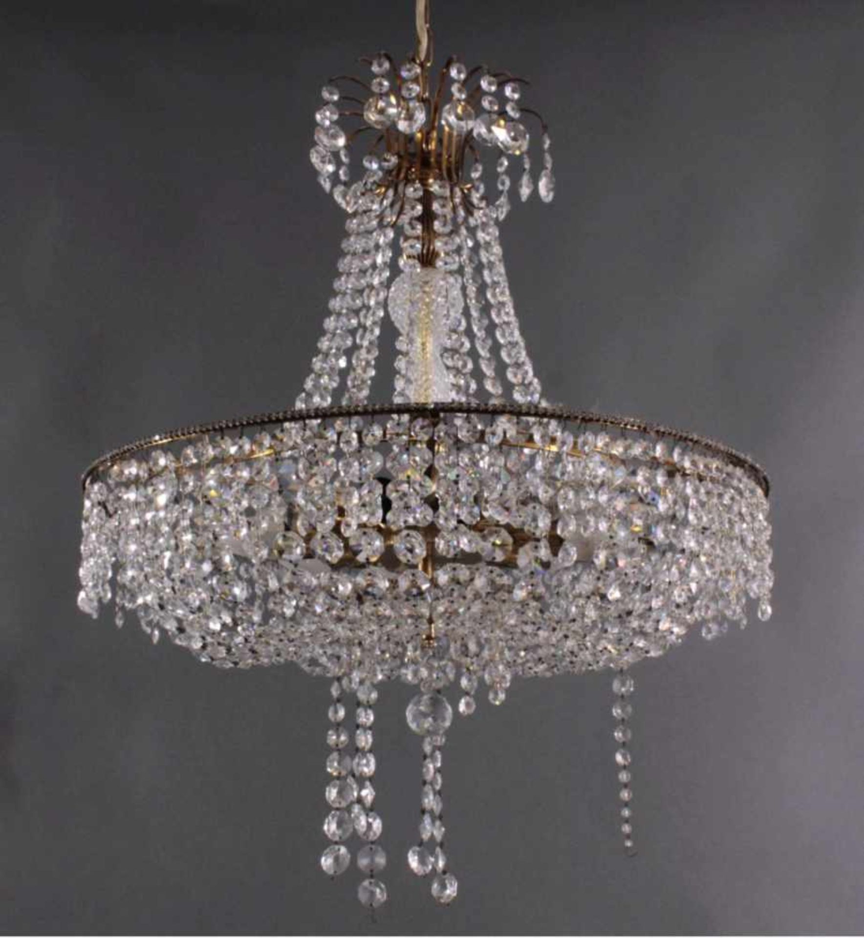 DeckenlampenMessing mit Kristallbehang, 12-flammig, Fehlteile,ca. H- 65 cm, ca. d- 50 cmFunktion - Image 2 of 2