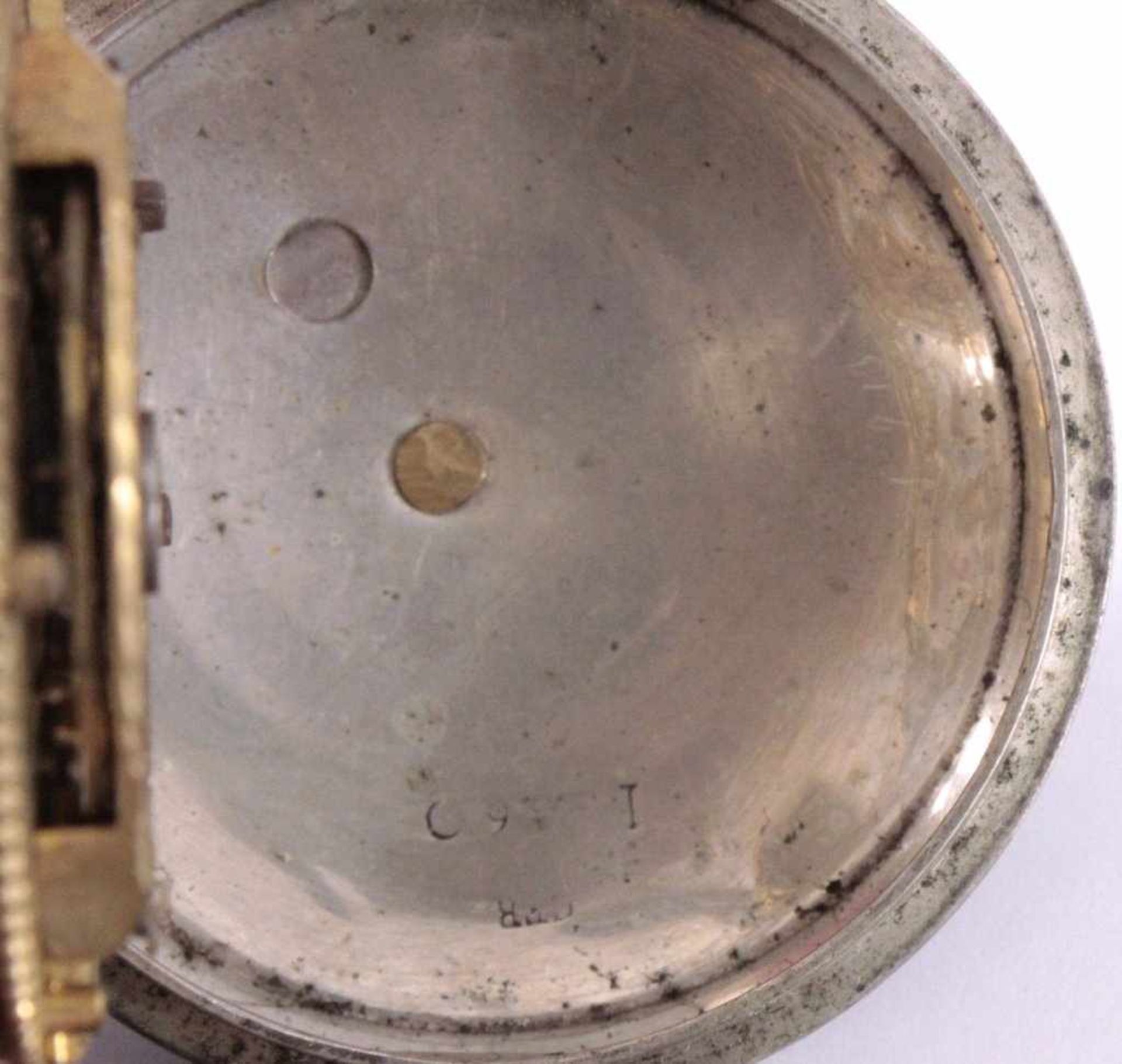 Taschenuhr aus der 1. Hälfte des 20. Jh.Silbernes Gehäuse (beschädigt), Emailziffernblatt - Bild 5 aus 6