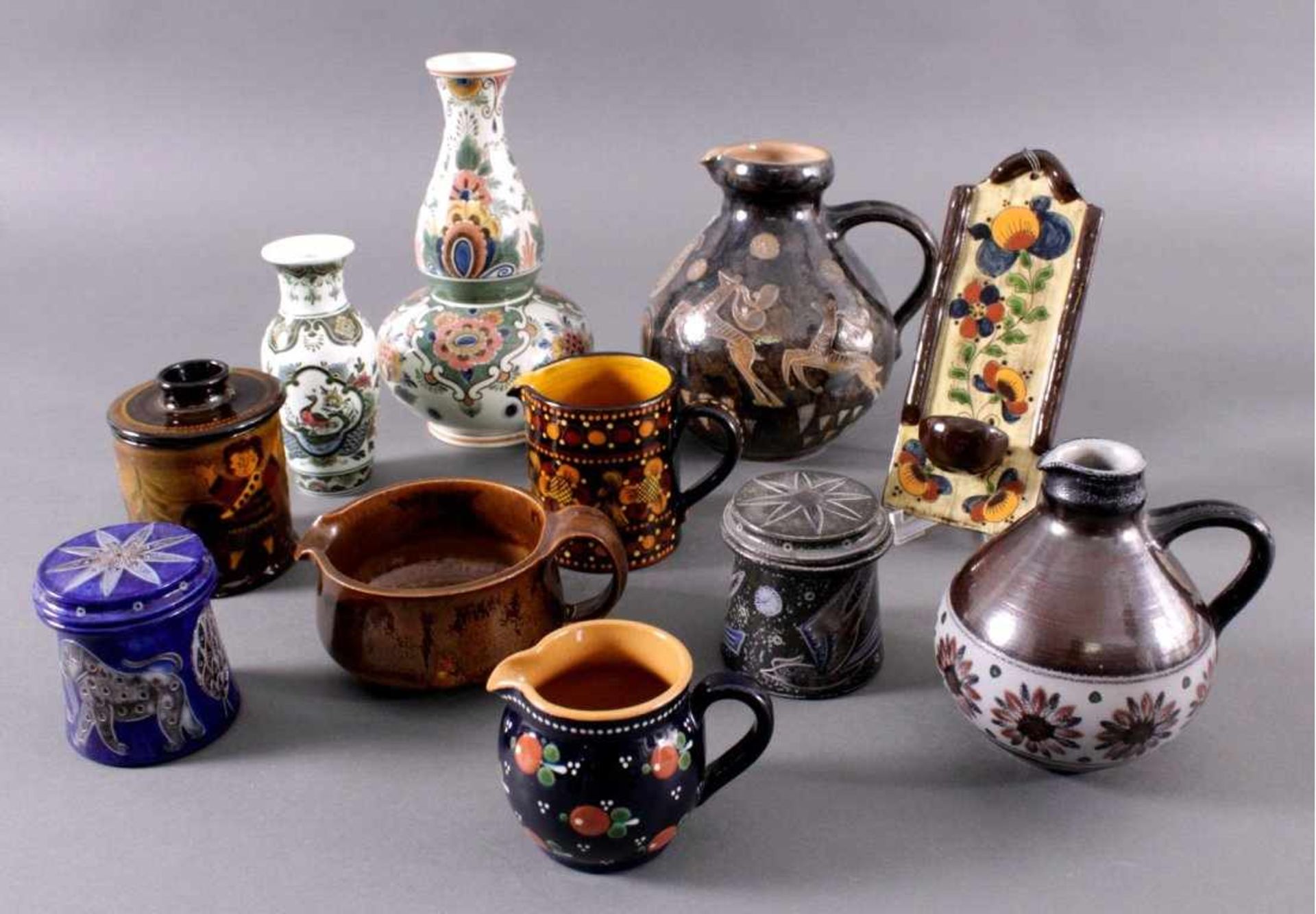 Keramik Konvolut11 Teile, Vasen, Henkelkannen, Deckeldose...Unterschiedliche Manufakturen, Formen,