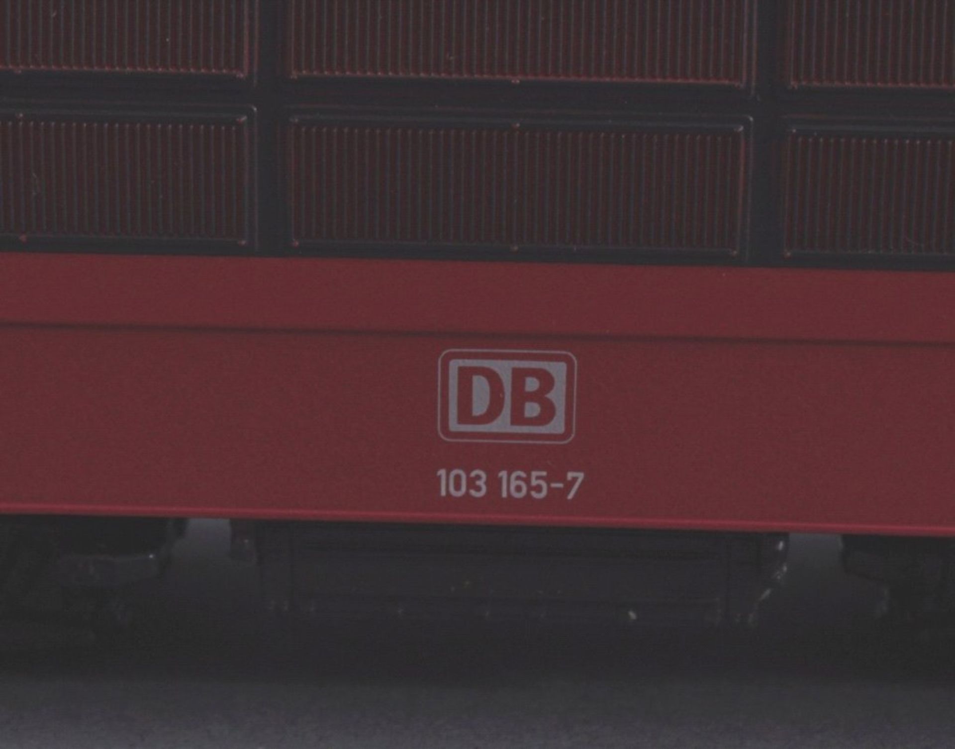 Märklin H0 33572 E-Lok BR 103 165-7 der DB rot mit5 Güterwaggons - Bild 3 aus 3