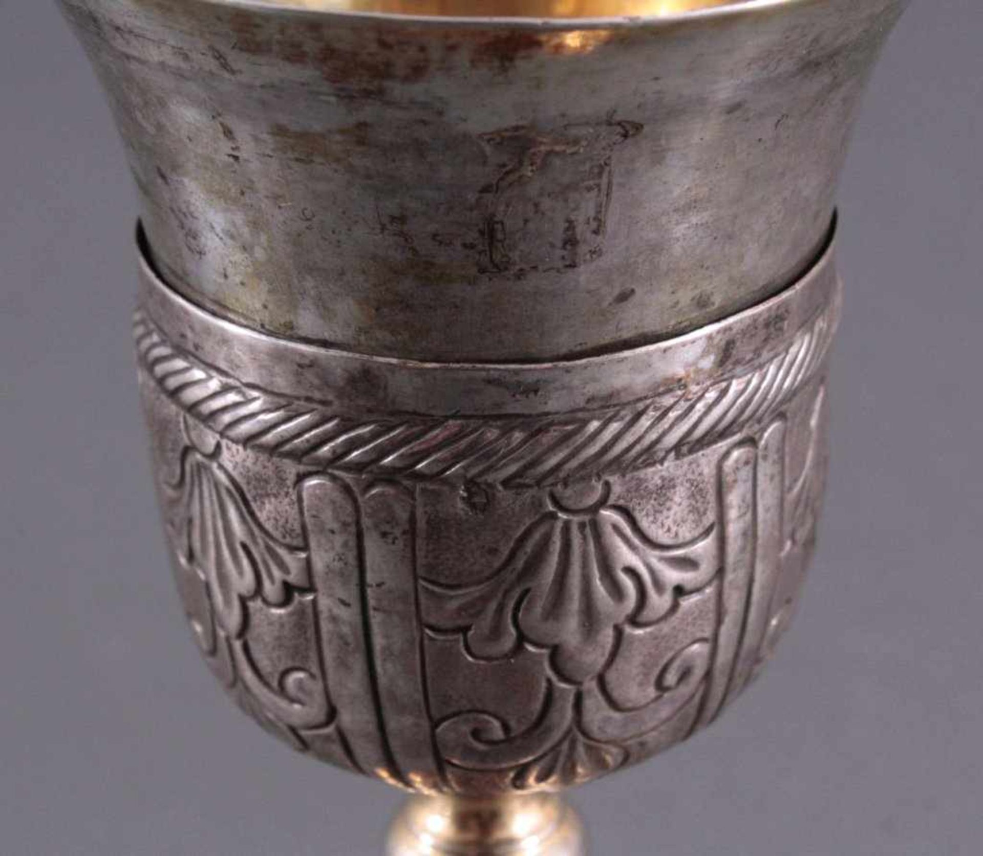 Silberpokal, Messkelch 1. Hälfte 19. Jh.Silberner, abschraubbarer Kelch (geprüft), 3 teilig, - Bild 3 aus 8