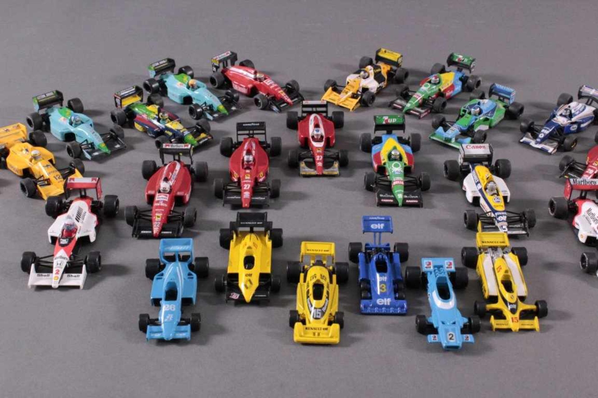 Sammlung F1 Fahrzeuge, Maßstab 1:4329 Stück, davon 22 der Firma Onyx, 1 Pauls Model Art und 6ohne - Bild 3 aus 4