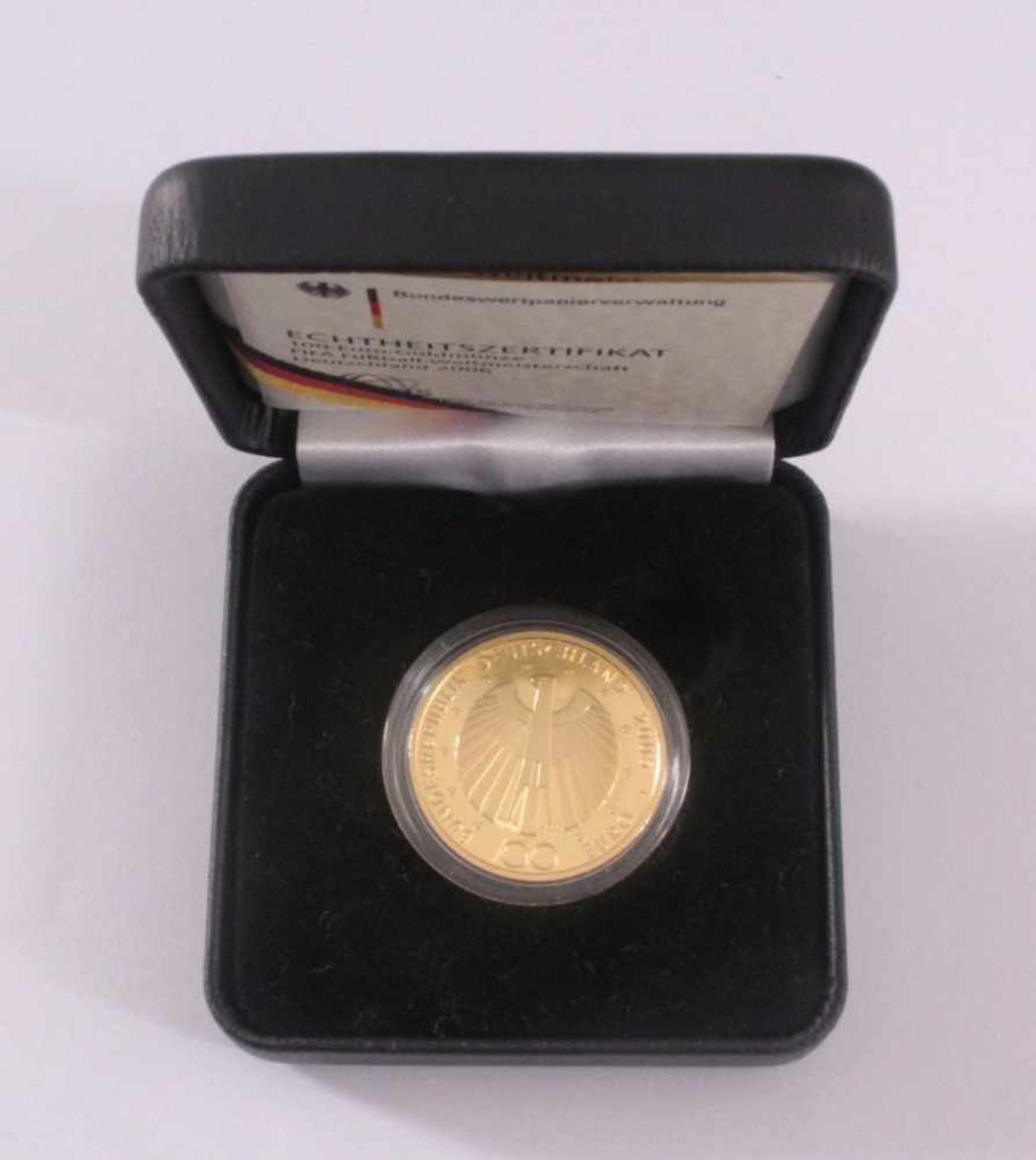 100 Euro Goldmünze 2005, Weltmeisterschaft 200615,55 Gramm, 999er Gold, im Originaletui mit - Image 3 of 4