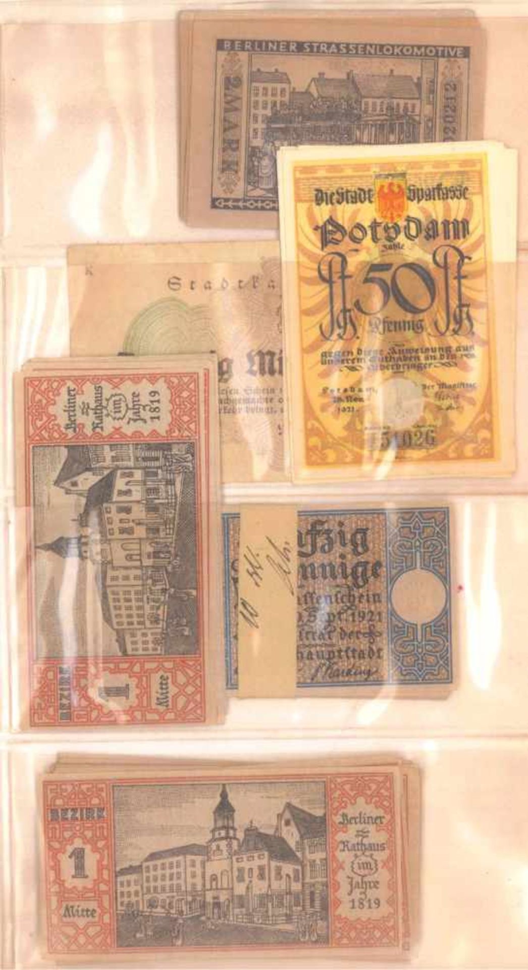 Notgeld und BanknotenBerlin Notgeld (Stadt und Straßenbahn), als auch 15Banknoten um 1920. Angheängt - Image 5 of 7