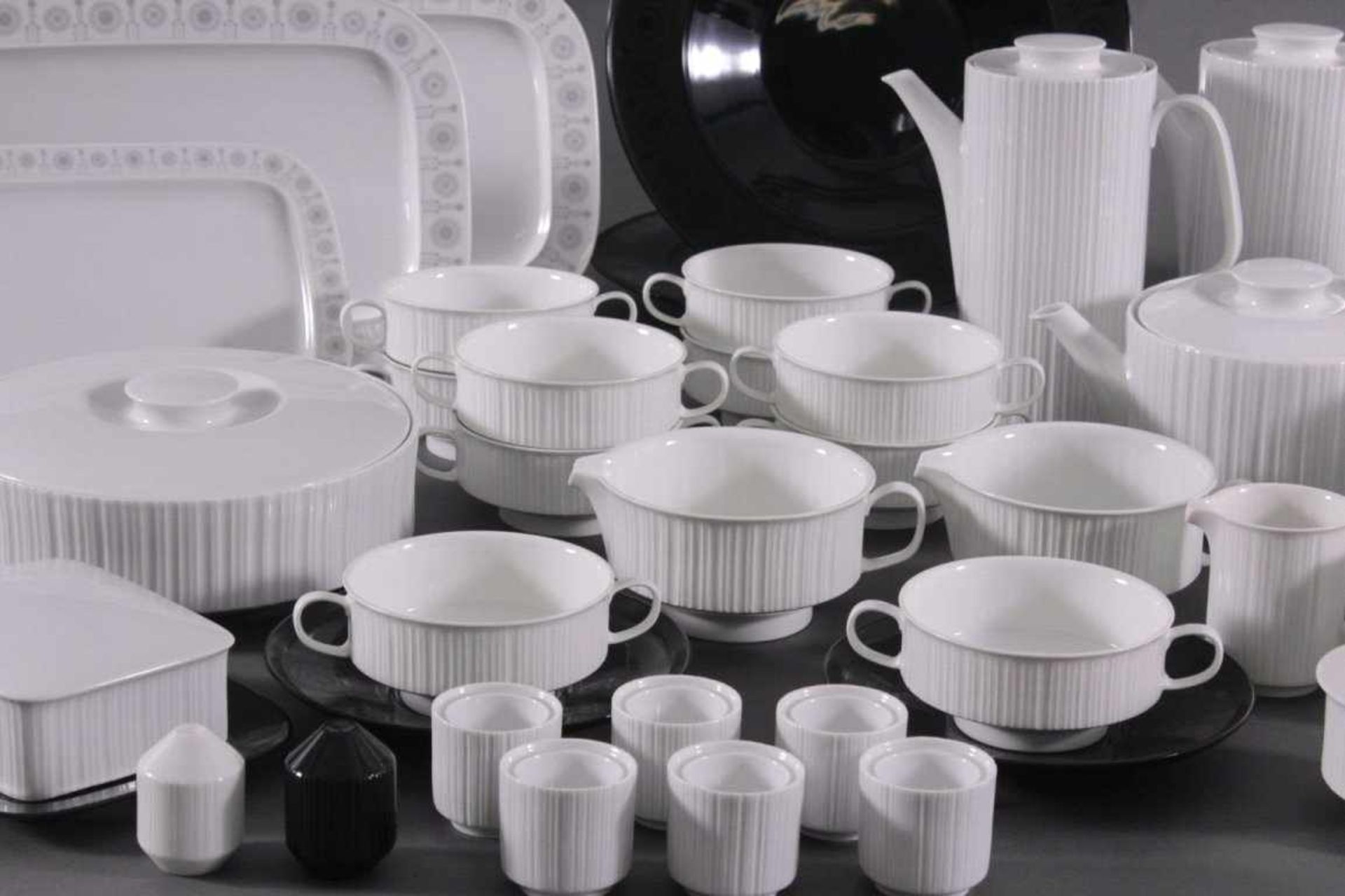 Ess-/Kaffeeservice "Variation Sonne weiß & Noire", 1970er97 Stück. Rosenthal - Studio Line, Weiß- - Image 3 of 6