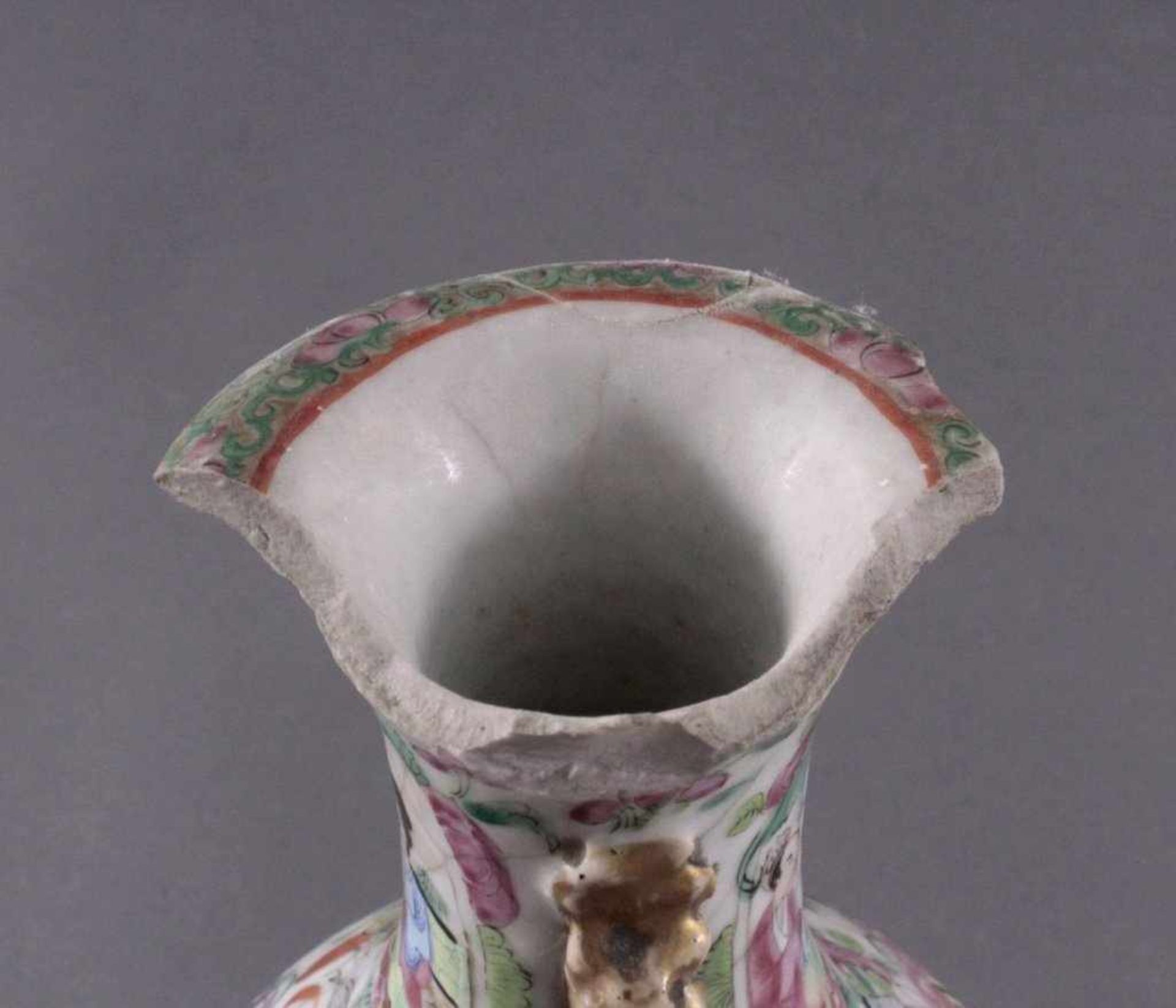 Chinesische Vase, 19. JahrhundertsQing-Dynastie (1644-1911). Porzellan Famille-Rose / Yangcai- - Image 5 of 12