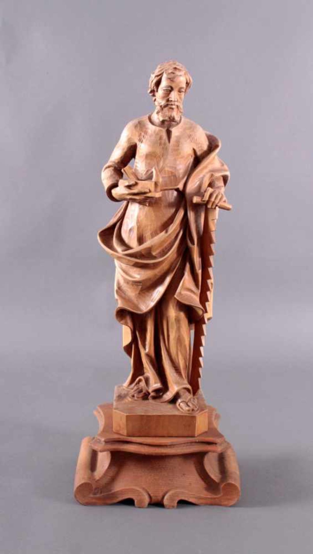 Südtiroler Holzschnitzerei, Der heilige JosefJosef mit Hobel und Holzsäge, Lindenholz, aus