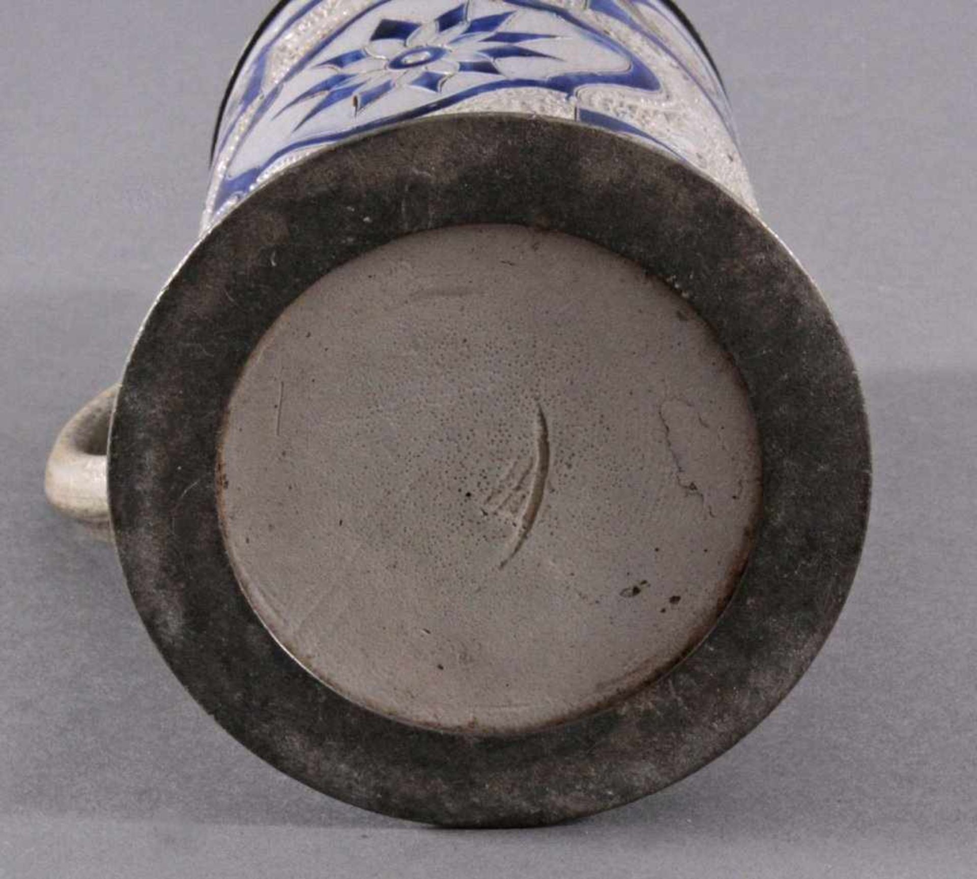 Steinzeug WalzenkrugSalzglasiert, original Zinndeckel, Meistermarke, graues,salzglasiertes Steinzeug - Bild 9 aus 9