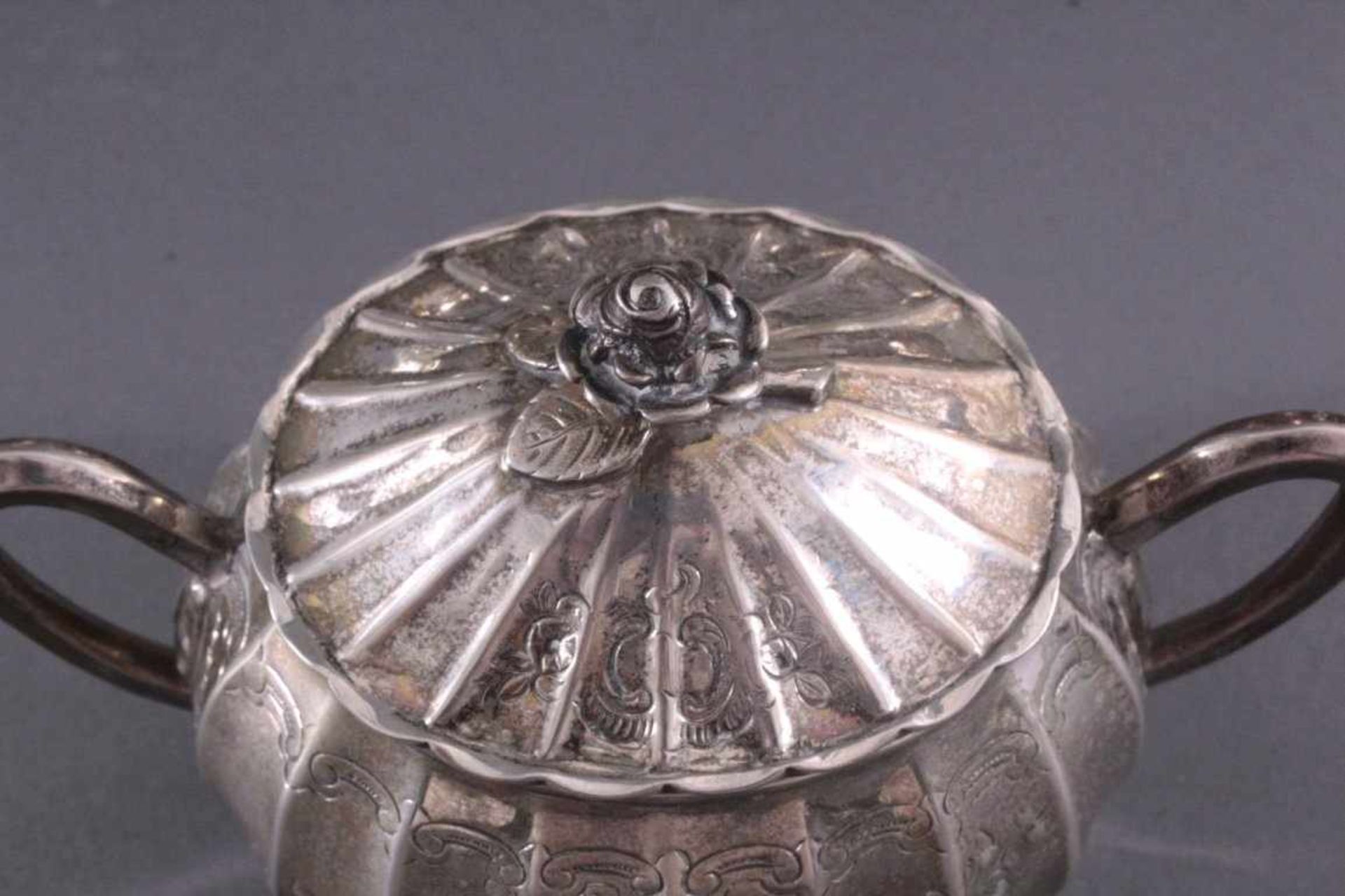 Biedermeier Kaffe- und TeekernKaffee und Teekern, 1. Hälfte des 19. Jahrhunderts,getriebenes Silber, - Image 4 of 5