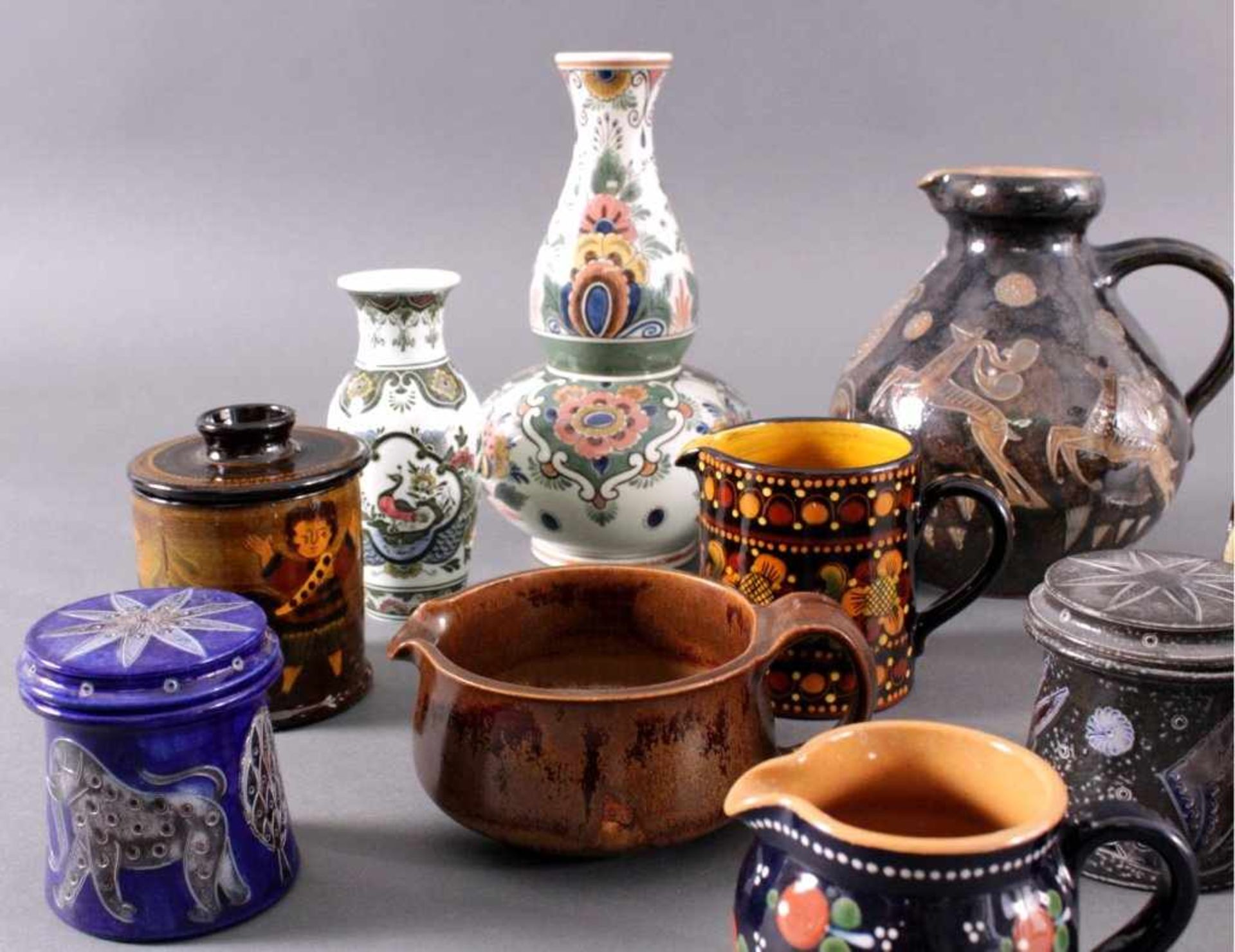 Keramik Konvolut11 Teile, Vasen, Henkelkannen, Deckeldose...Unterschiedliche Manufakturen, Formen, - Bild 2 aus 3