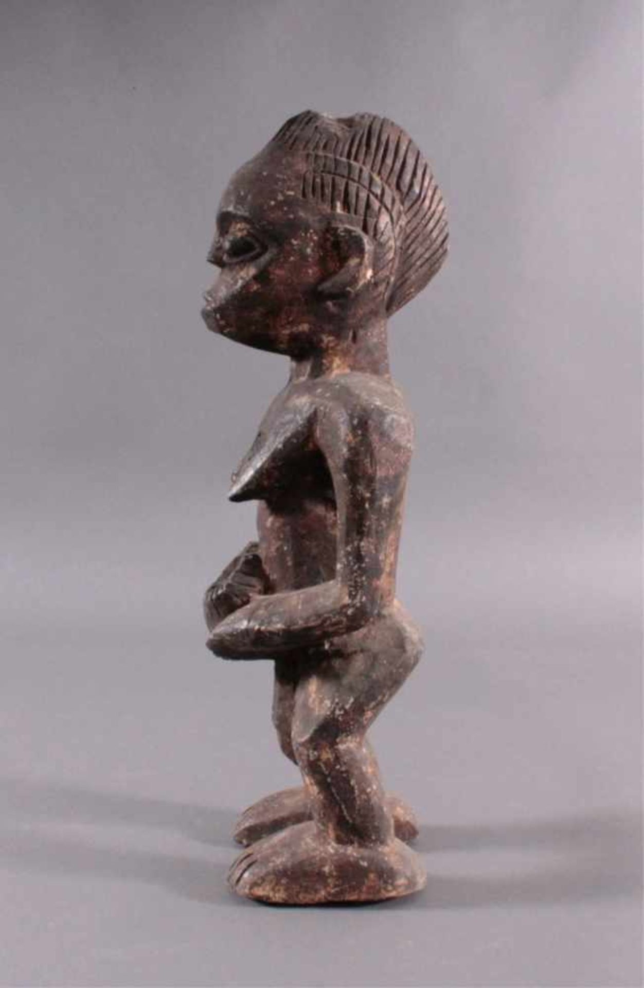 Afrikanische Skulptur mit Kalebasse, 1. Hälfte 20. Jh.,Südafrika, dunkle Patina, Frau eine Kalebasse - Bild 4 aus 4