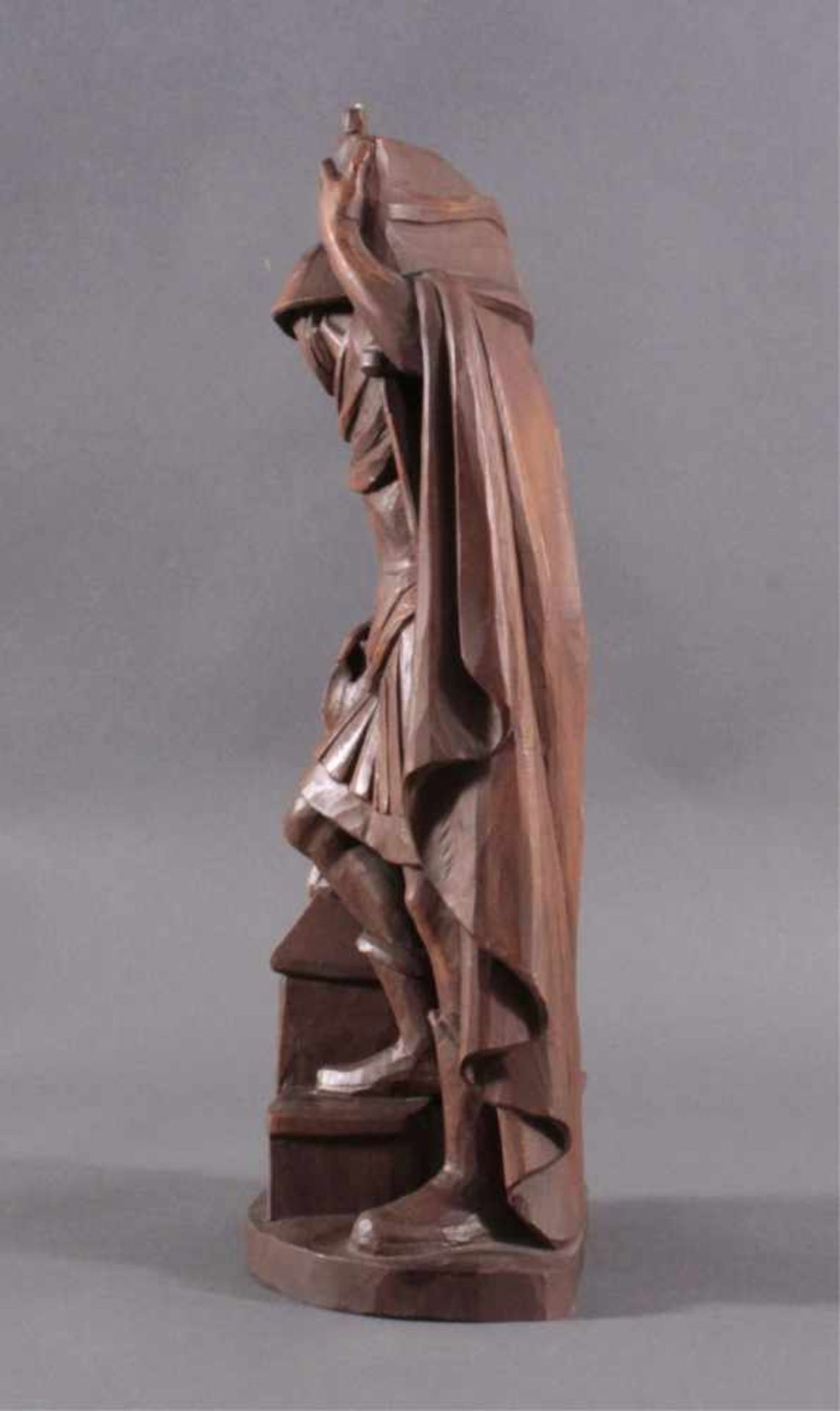 Heiliger FlorianHolz geschnitzt, dunkel gebeizt, Stabspitze gebrochen, ca.H-60 cm - Bild 4 aus 8