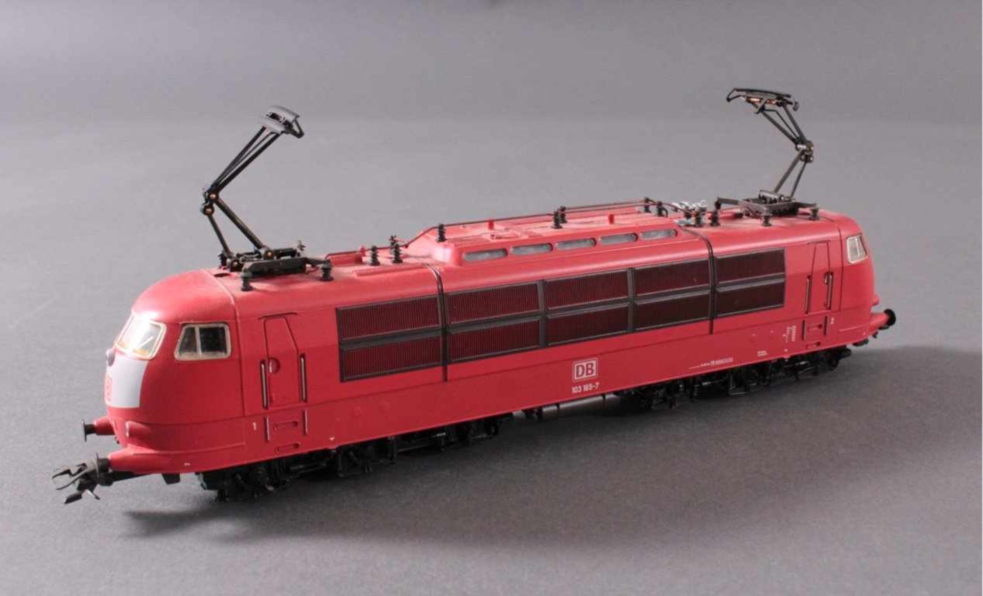 Märklin H0 33572 E-Lok BR 103 165-7 der DB rot mit5 Güterwaggons - Bild 2 aus 3