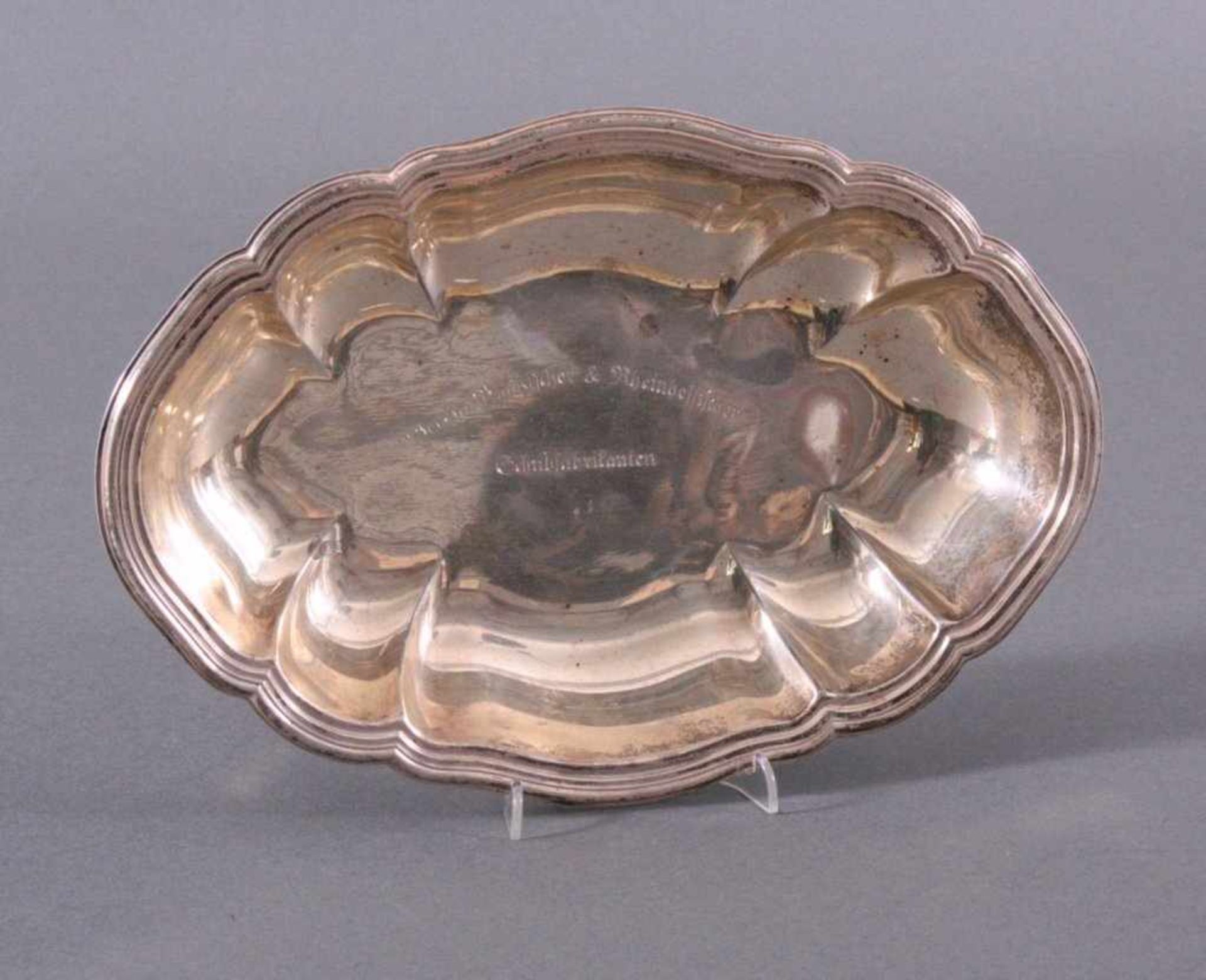 Silberne Anbietschale835er Silber, deutsche Punze, ovale Form, gewellter Rand,im Spiegel mit - Image 2 of 3