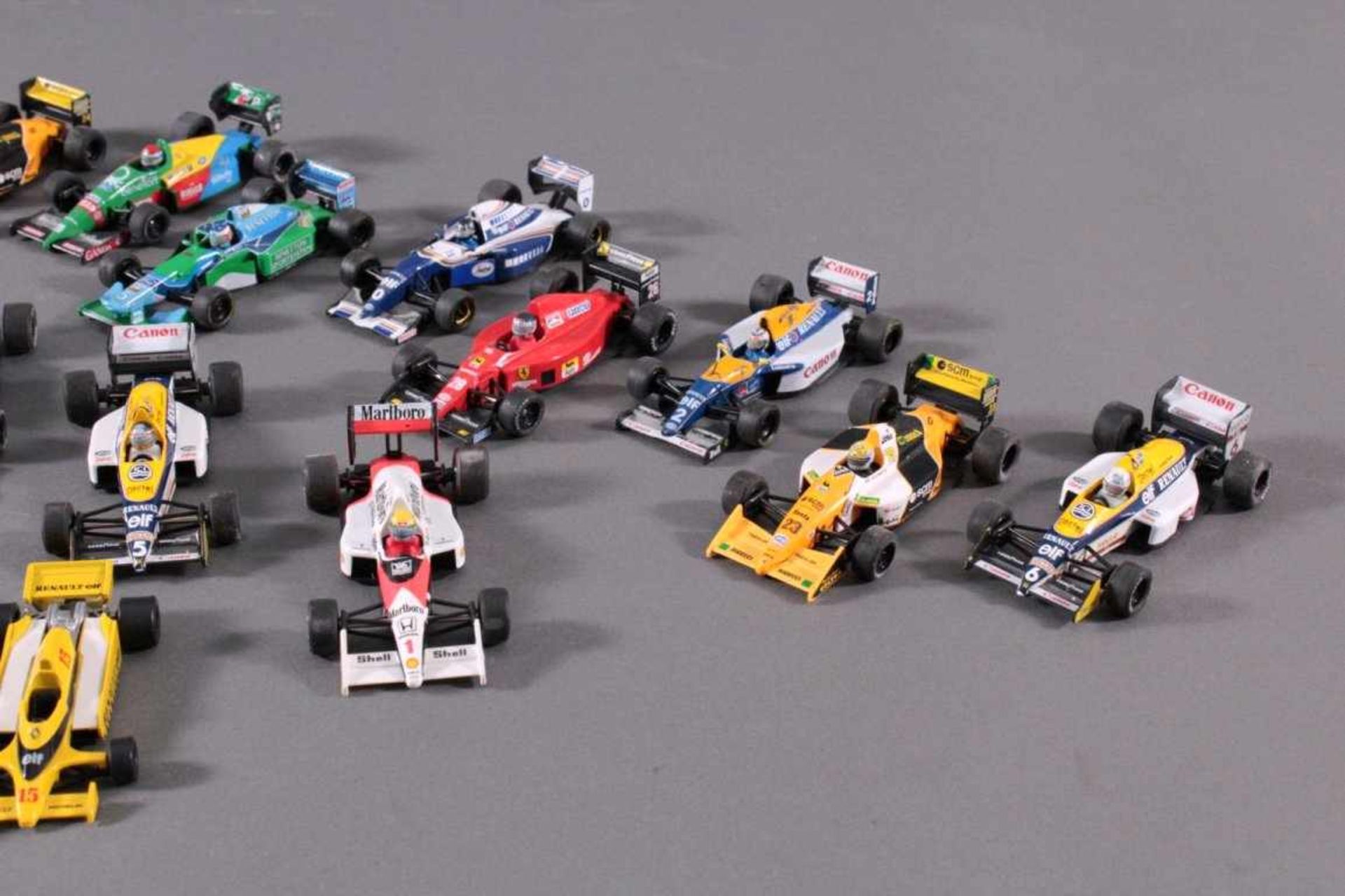 Sammlung F1 Fahrzeuge, Maßstab 1:4329 Stück, davon 22 der Firma Onyx, 1 Pauls Model Art und 6ohne - Bild 4 aus 4