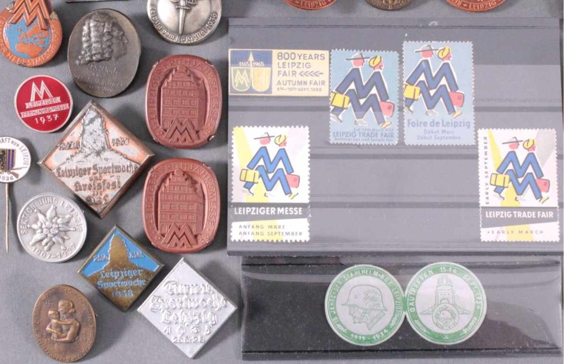 Sammlung Tagungs- und Versammlungsabzeichen SachsenCa. 52 Stück und Etiketten auf Stecktafeln, - Bild 3 aus 5