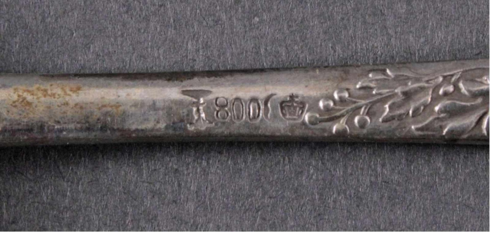 14 Gabeln 800er Silber in SchatulleFloral reliefierte Gabeln, punziert 800 Sichel und Krone, - Bild 5 aus 6