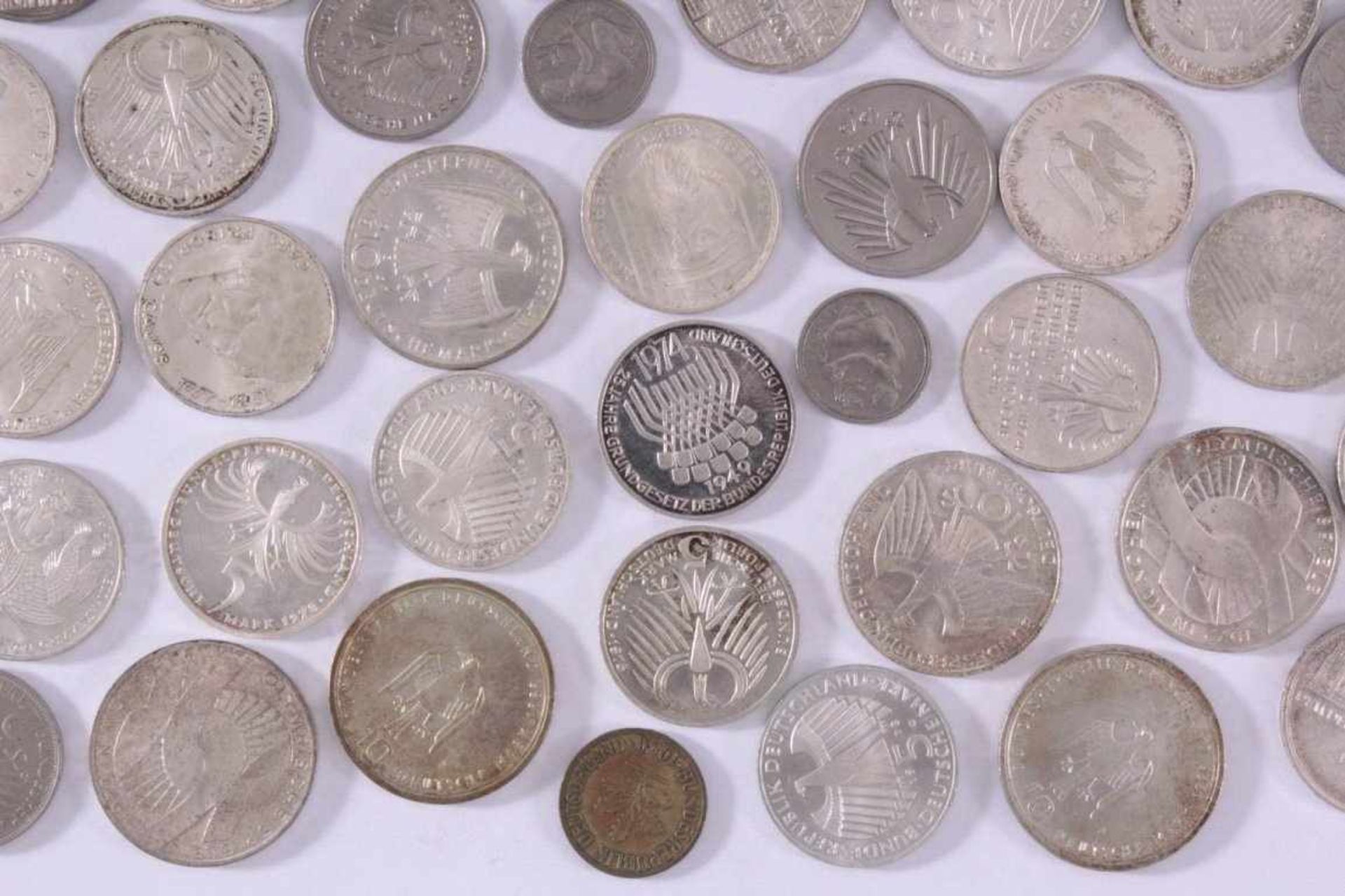 Kleine Münz-SammlungBestehend aus 10 DM Olympiade Gedenkmünzen, 1xStrahlenspirale, 9x - Bild 3 aus 4