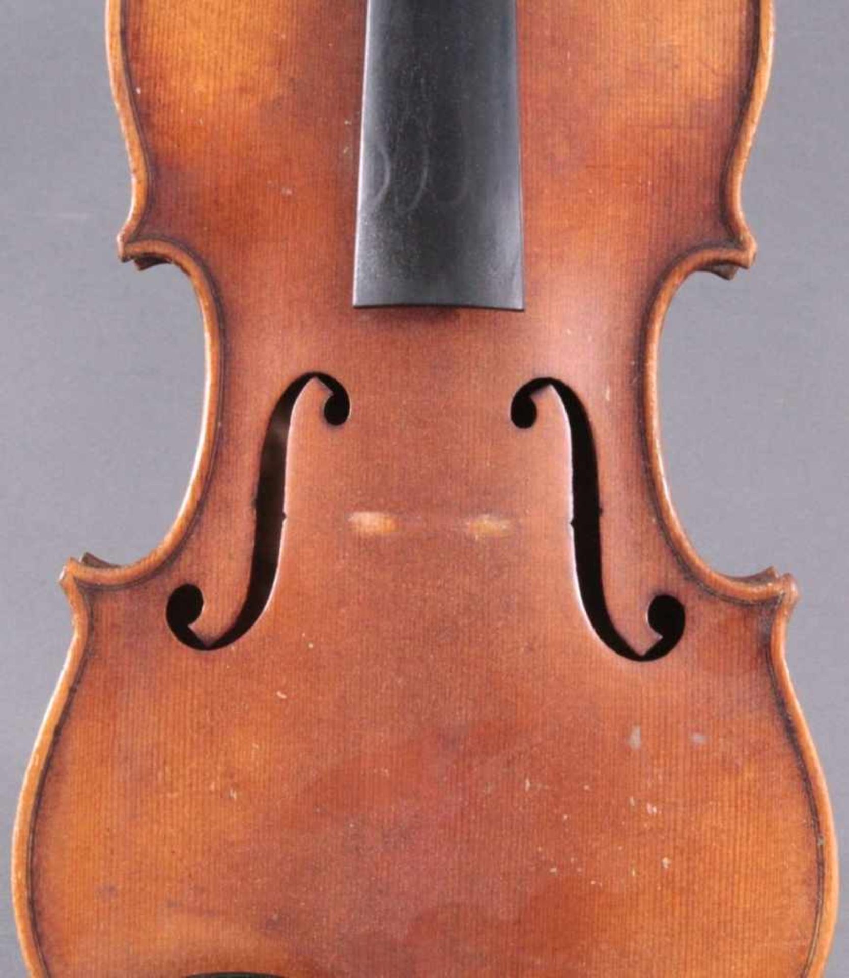 Geige / Violine mit Bogen und Geigenkasten um 1900Ca. Korpus Länge 36 cm. - Bild 5 aus 9