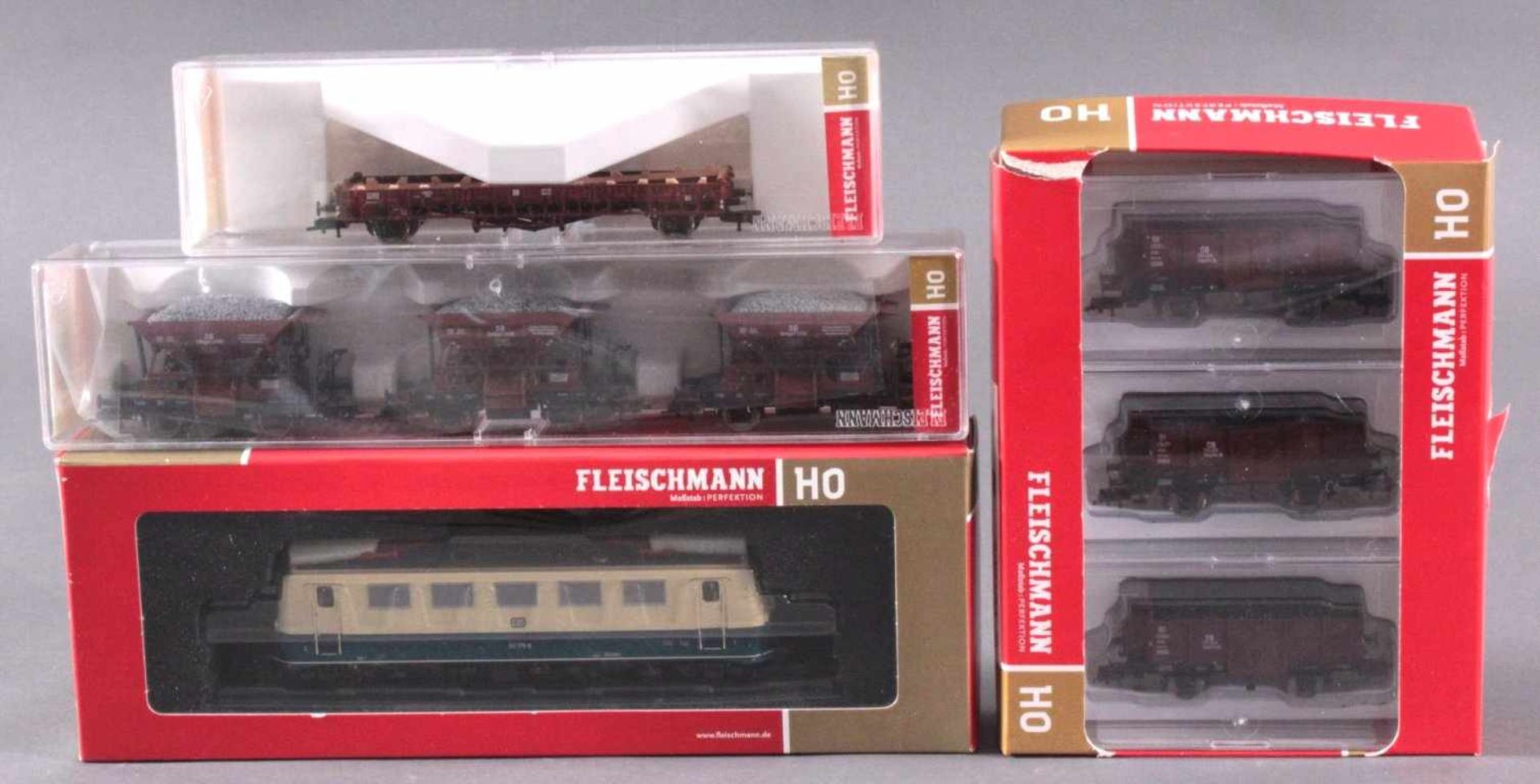 Fleischmann 432801 mit 7 Waggons Spur H0E-Lok in beige 141 176-8, Gütterwaggons 5227 02, 3x 5812