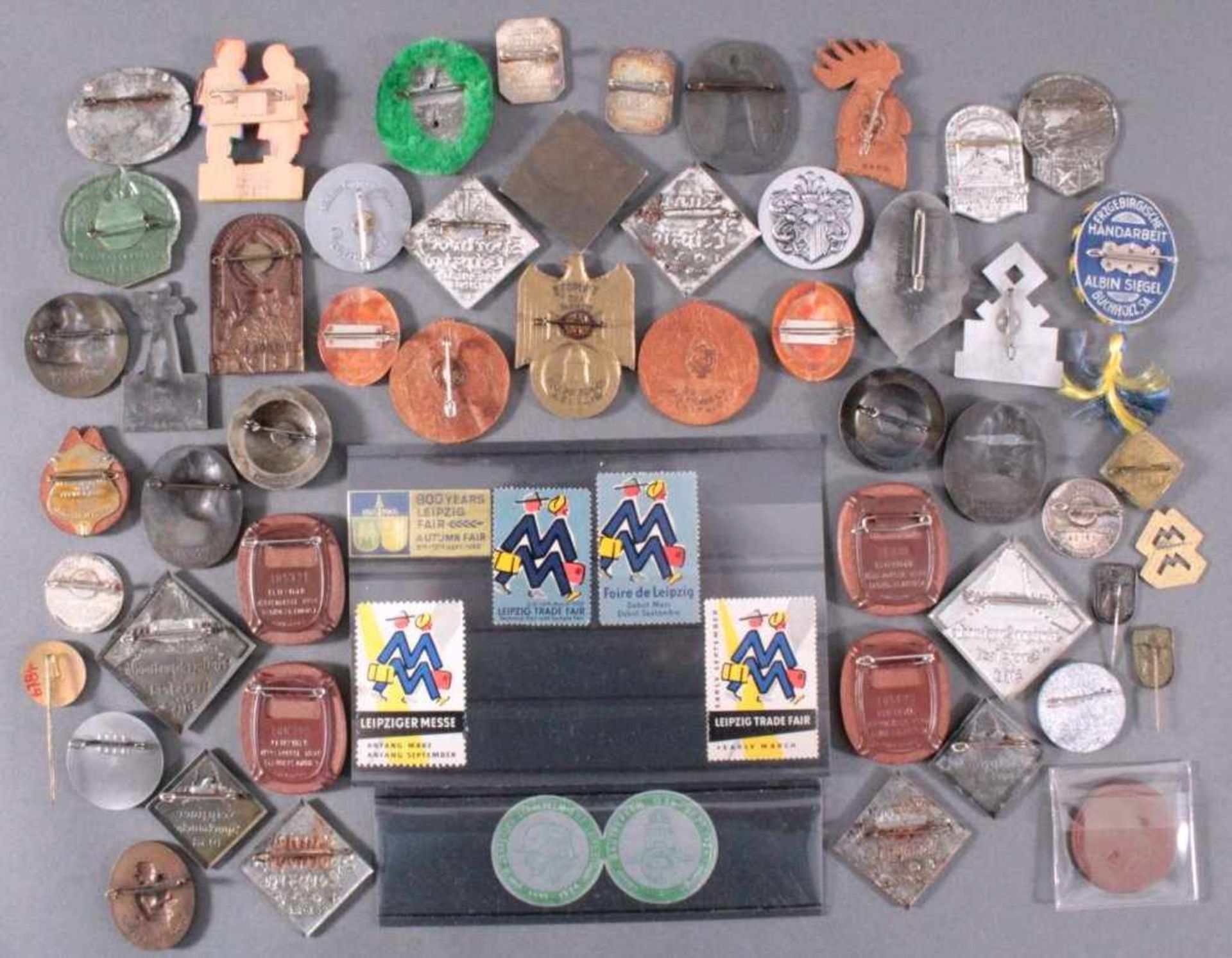 Sammlung Tagungs- und Versammlungsabzeichen SachsenCa. 52 Stück und Etiketten auf Stecktafeln, - Bild 5 aus 5