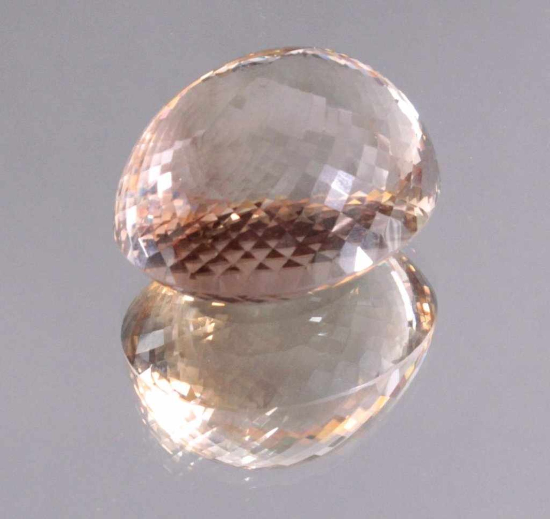 Großer Rauchquarz von 531 Karat aus Brasilien, extrem großOval, 53 x 45 x 33 mm, natürlich