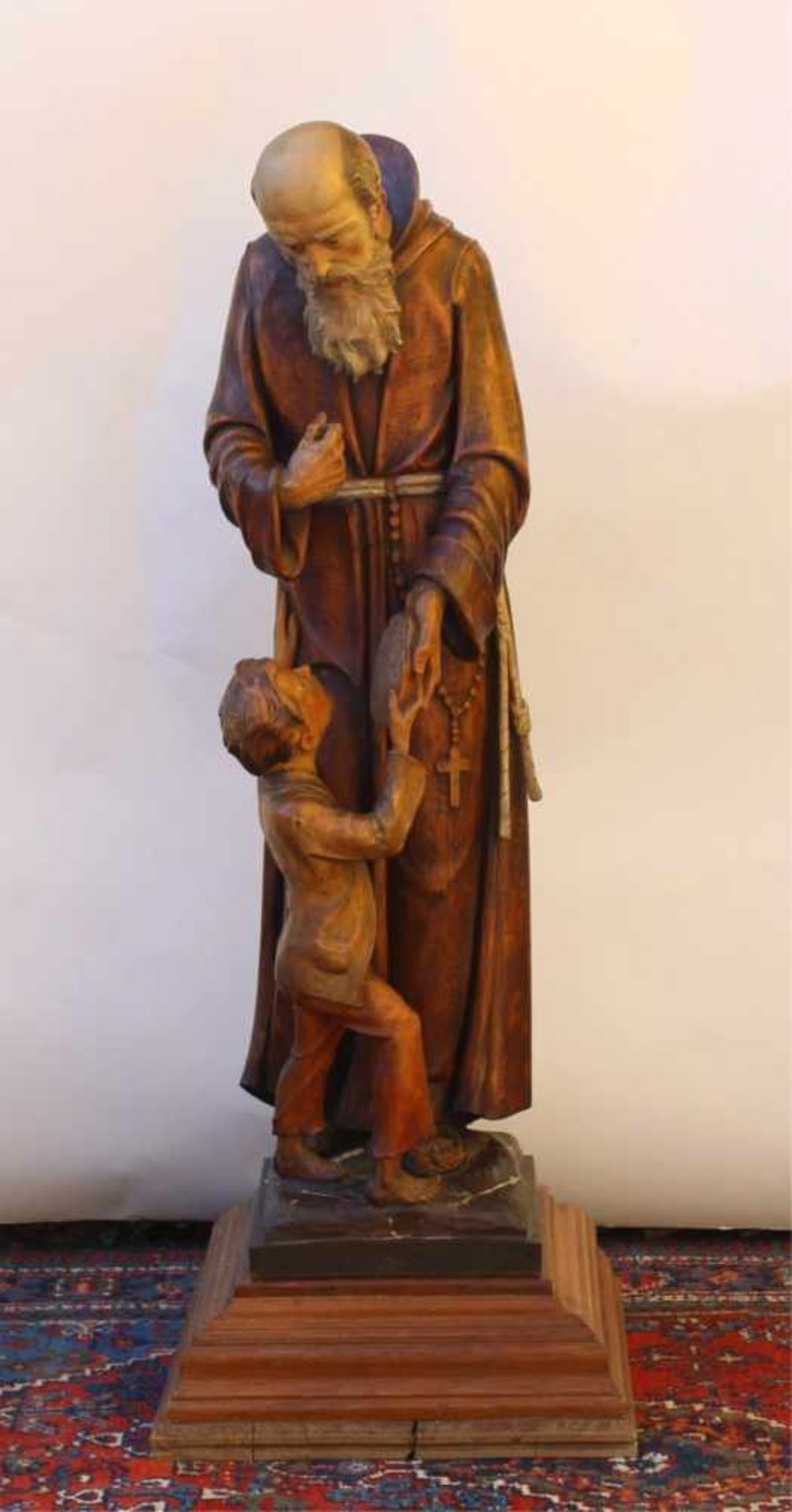 Skulptur, heiliger Bruder Konrad mit KindHolz geschnitzt und farbig gefasst, auf