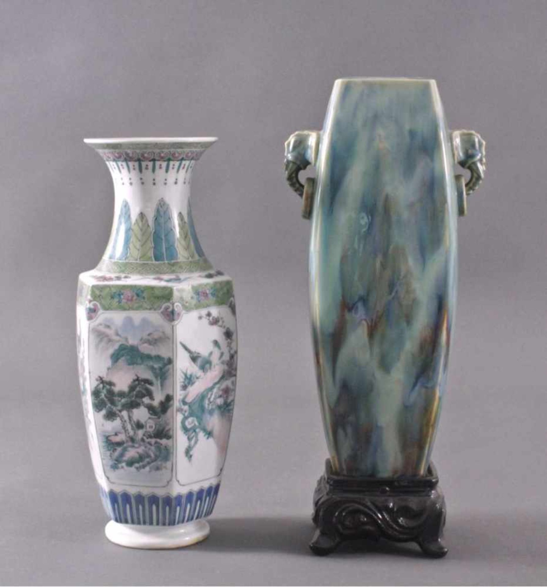 Zwei chinesische Vasen1x Guangdong Ware, Ming Stil, Keramik mit Laufglasur,Elefantenköpfen als