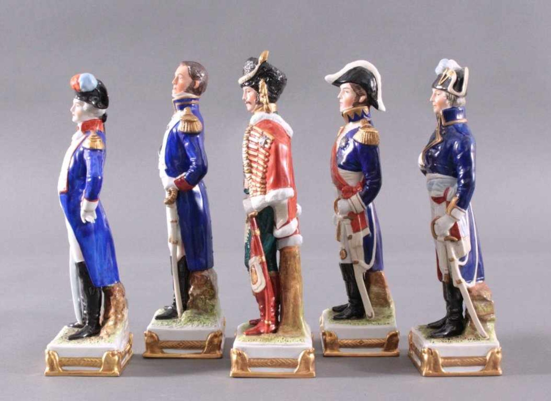 5 Porzellanfiguren, Die Generäle NapoleonsManufaktur Scheibe-Alsbach. Alle farbig bemalt und - Bild 2 aus 9